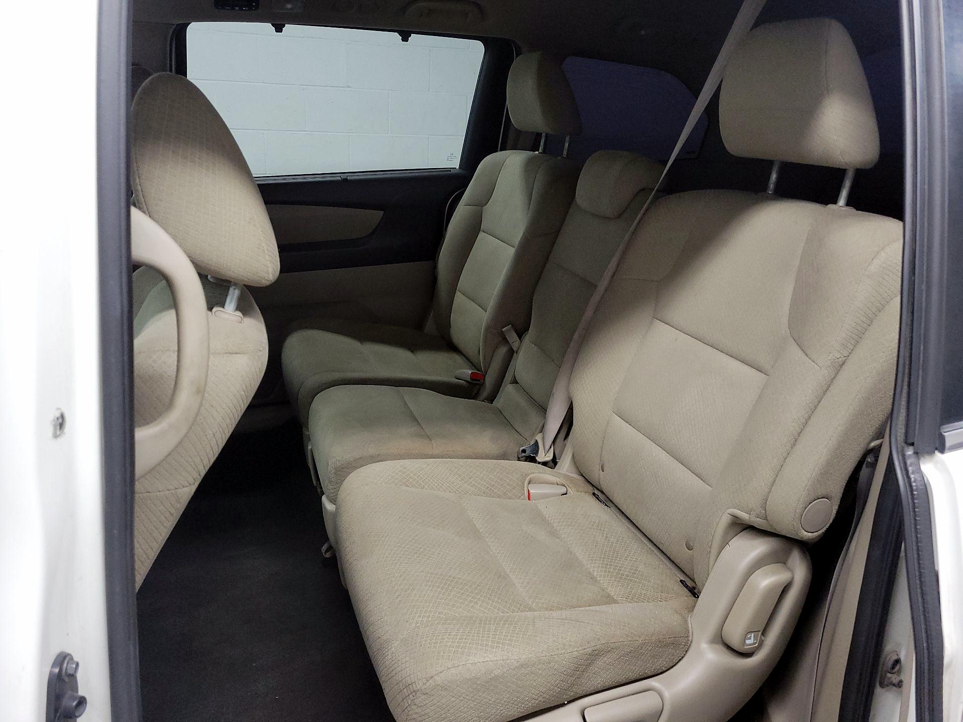 Thumbnail: 2015 Honda Odyssey - 18
