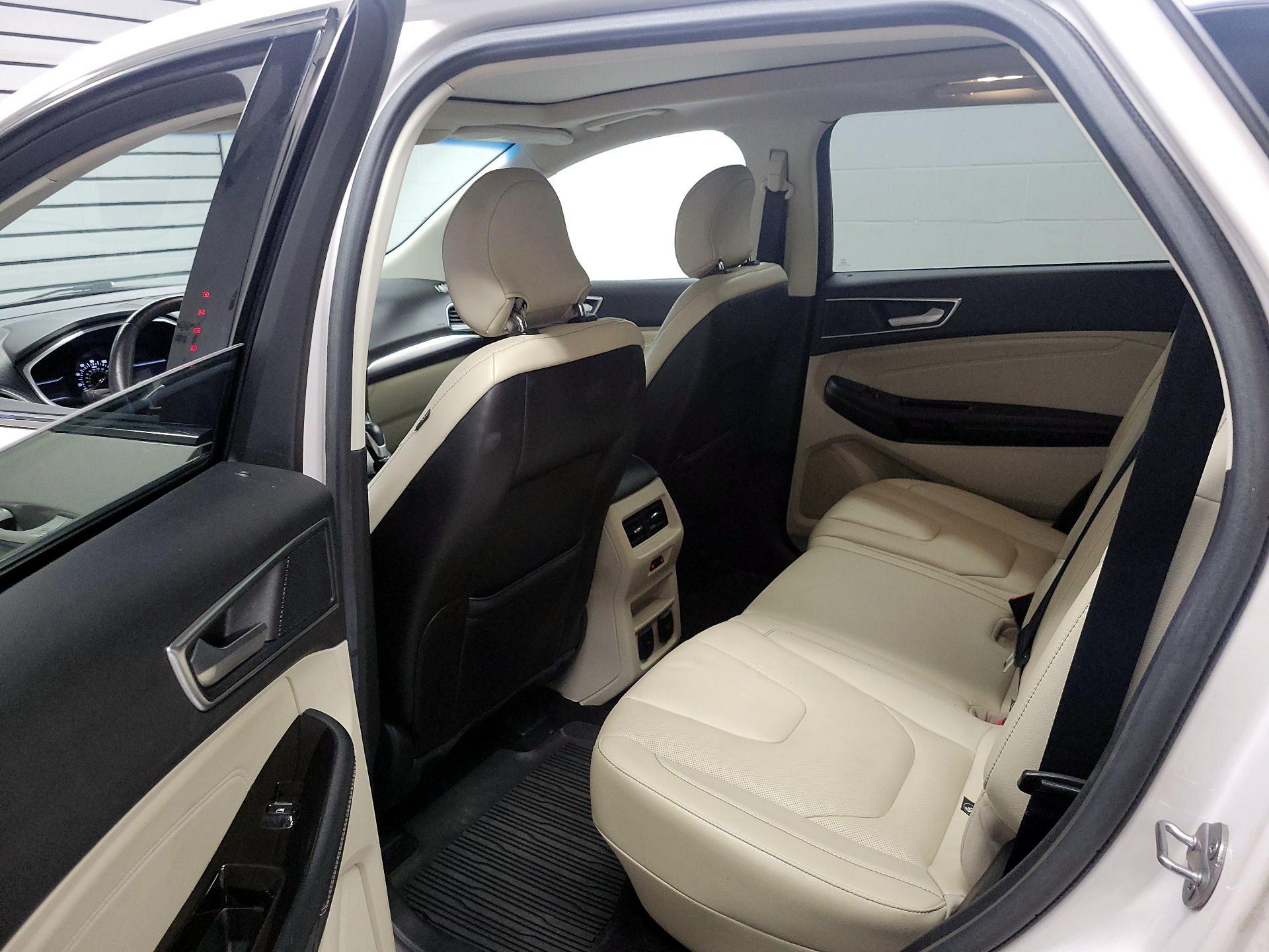 Thumbnail: 2017 Ford Edge - 18