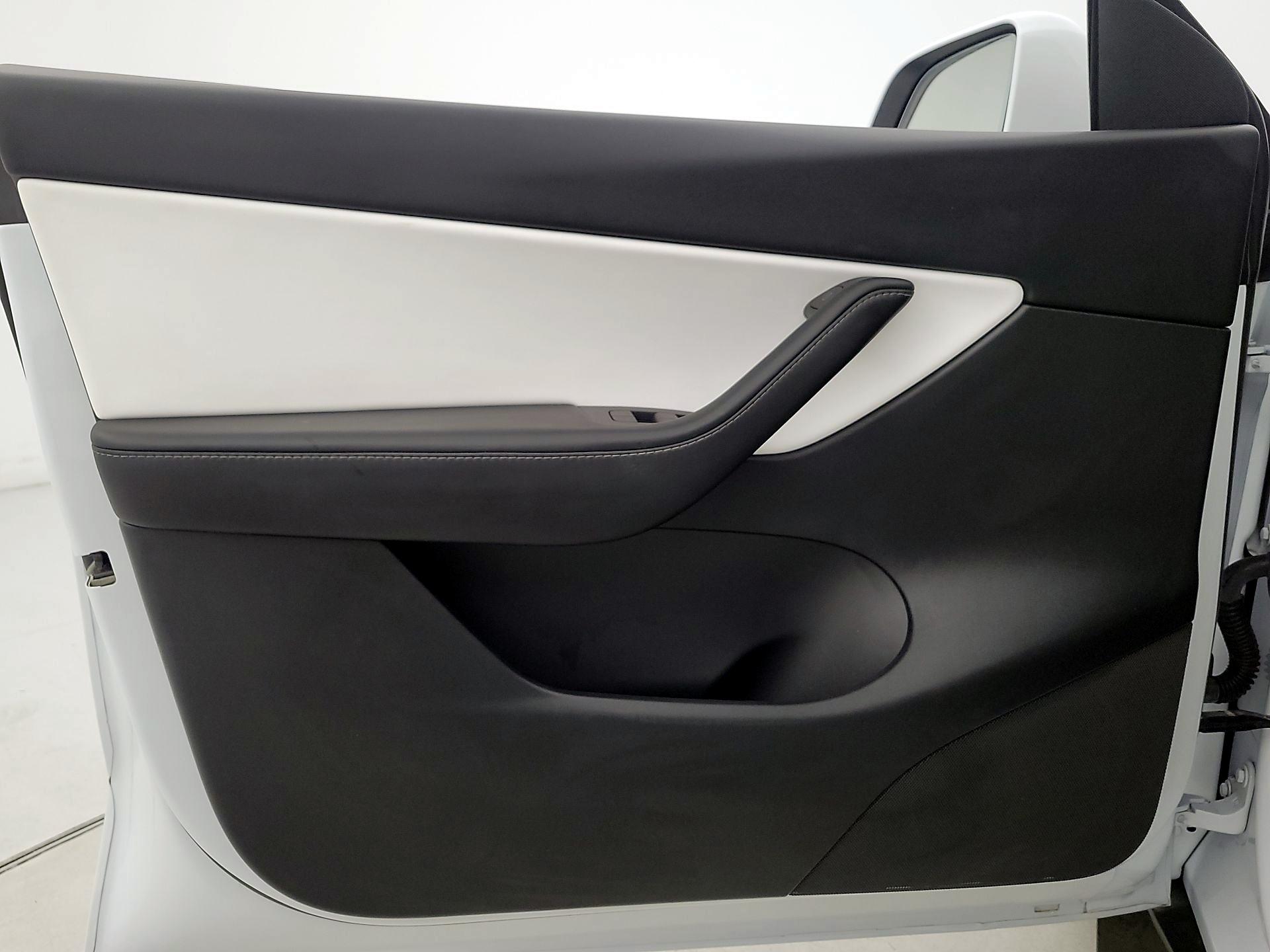 Thumbnail: 2021 Tesla Model Y - 12
