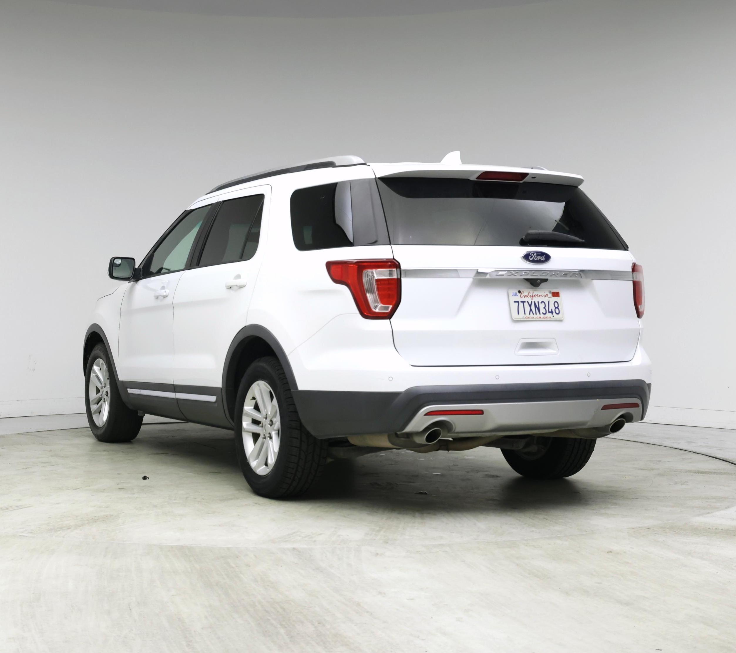 Thumbnail: 2016 Ford Explorer - 2