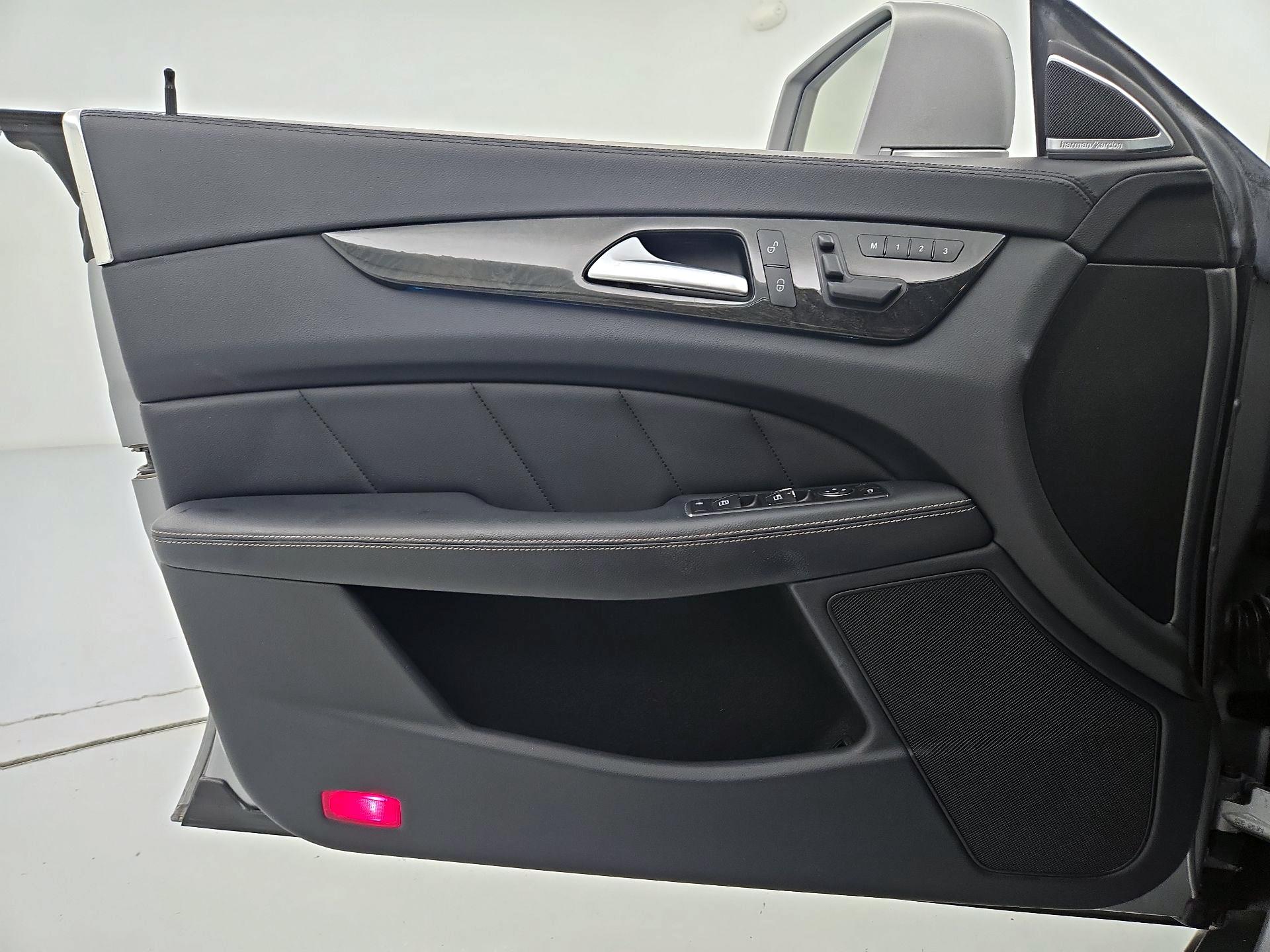 Thumbnail: 2014 Mercedes-Benz CLS - 12