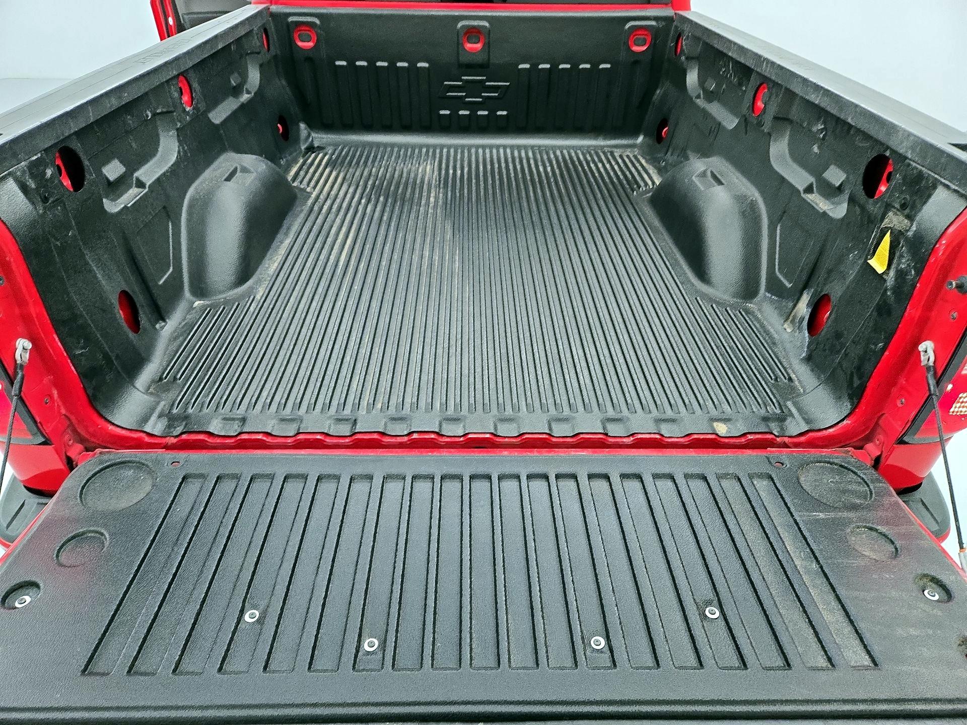 Thumbnail: 2016 Chevrolet Silverado 1500 - 19