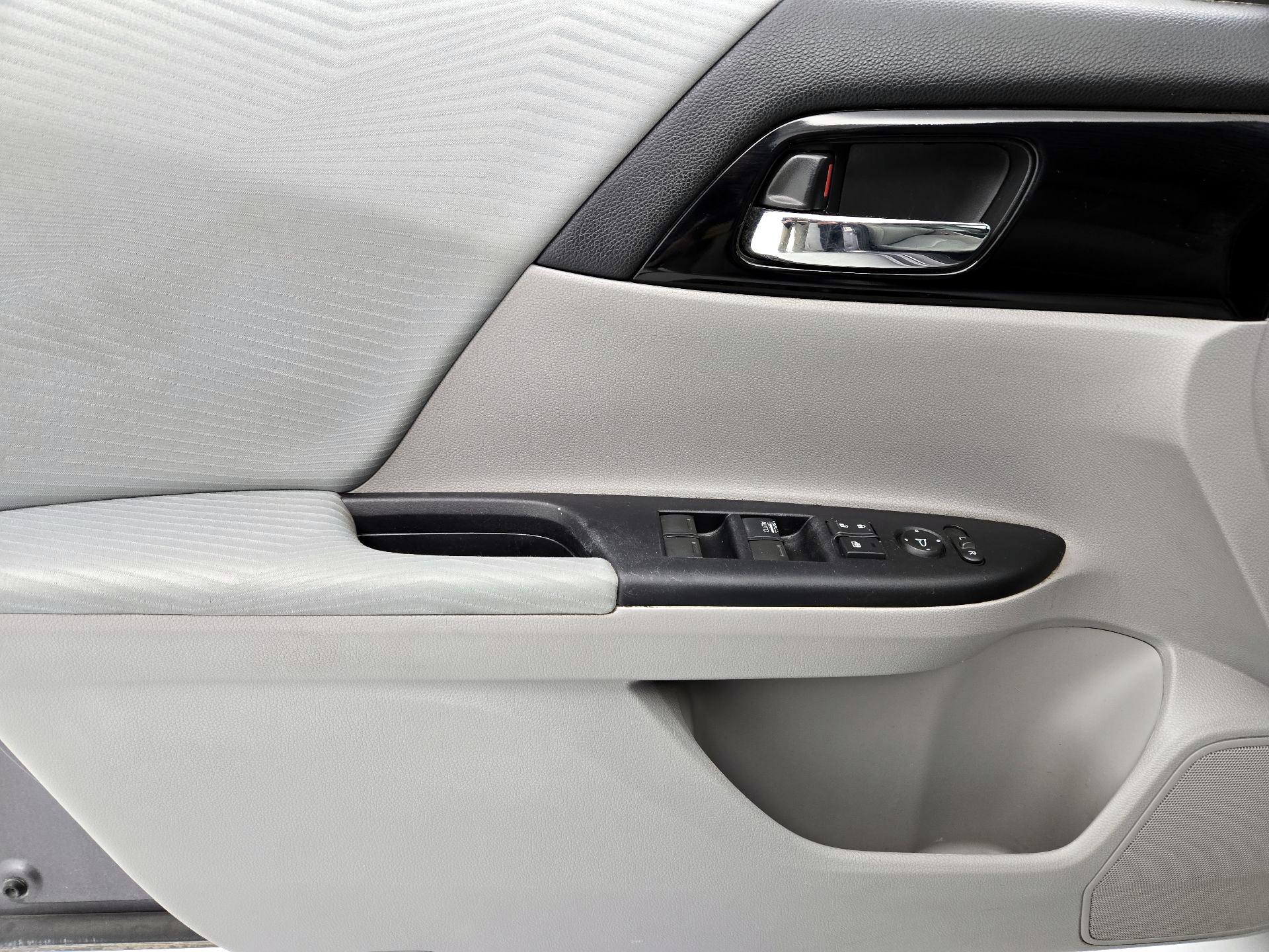 Thumbnail: 2017 Honda Accord - 12