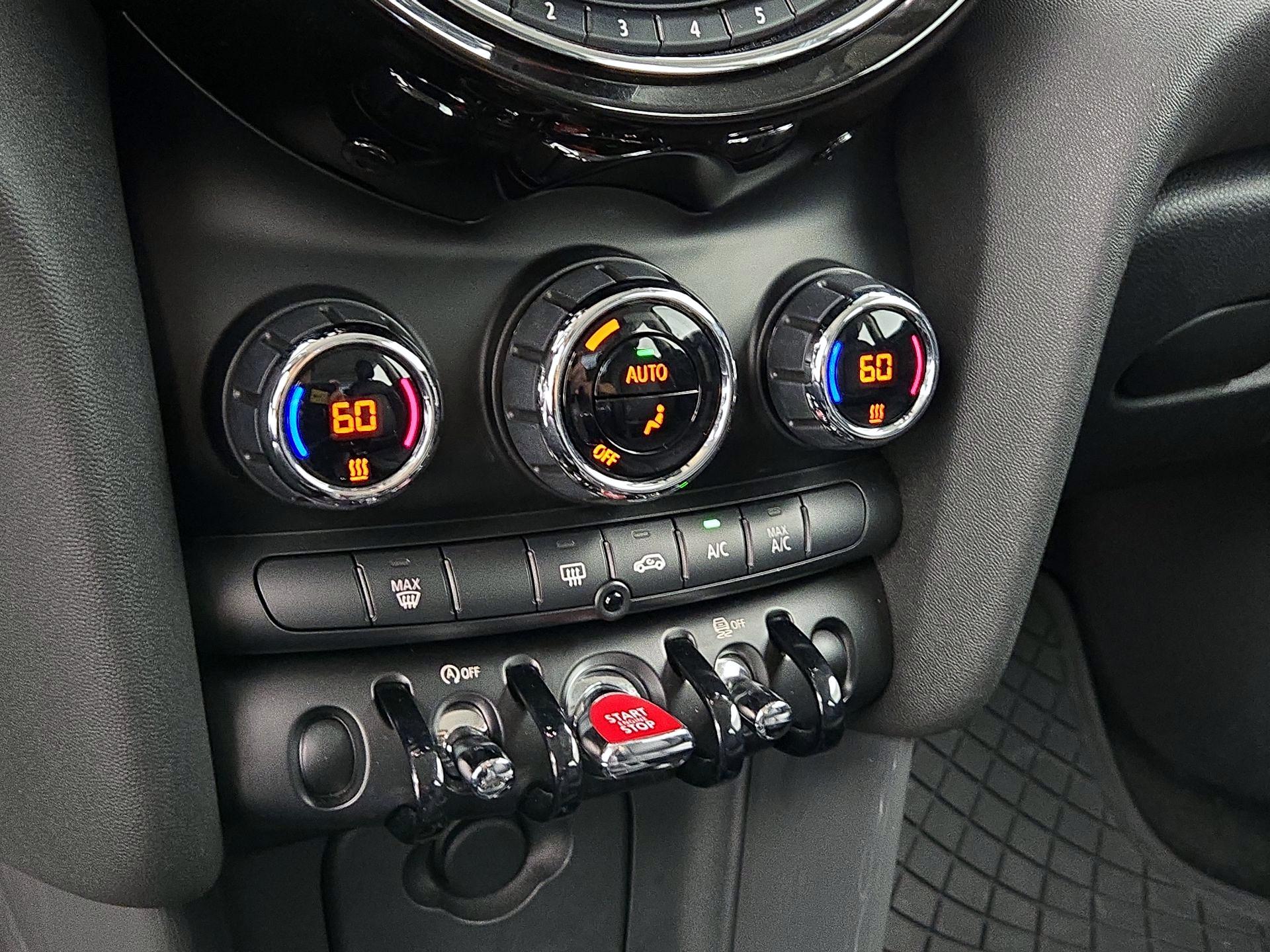 Thumbnail: 2017 MINI Cooper Hardtop - 15