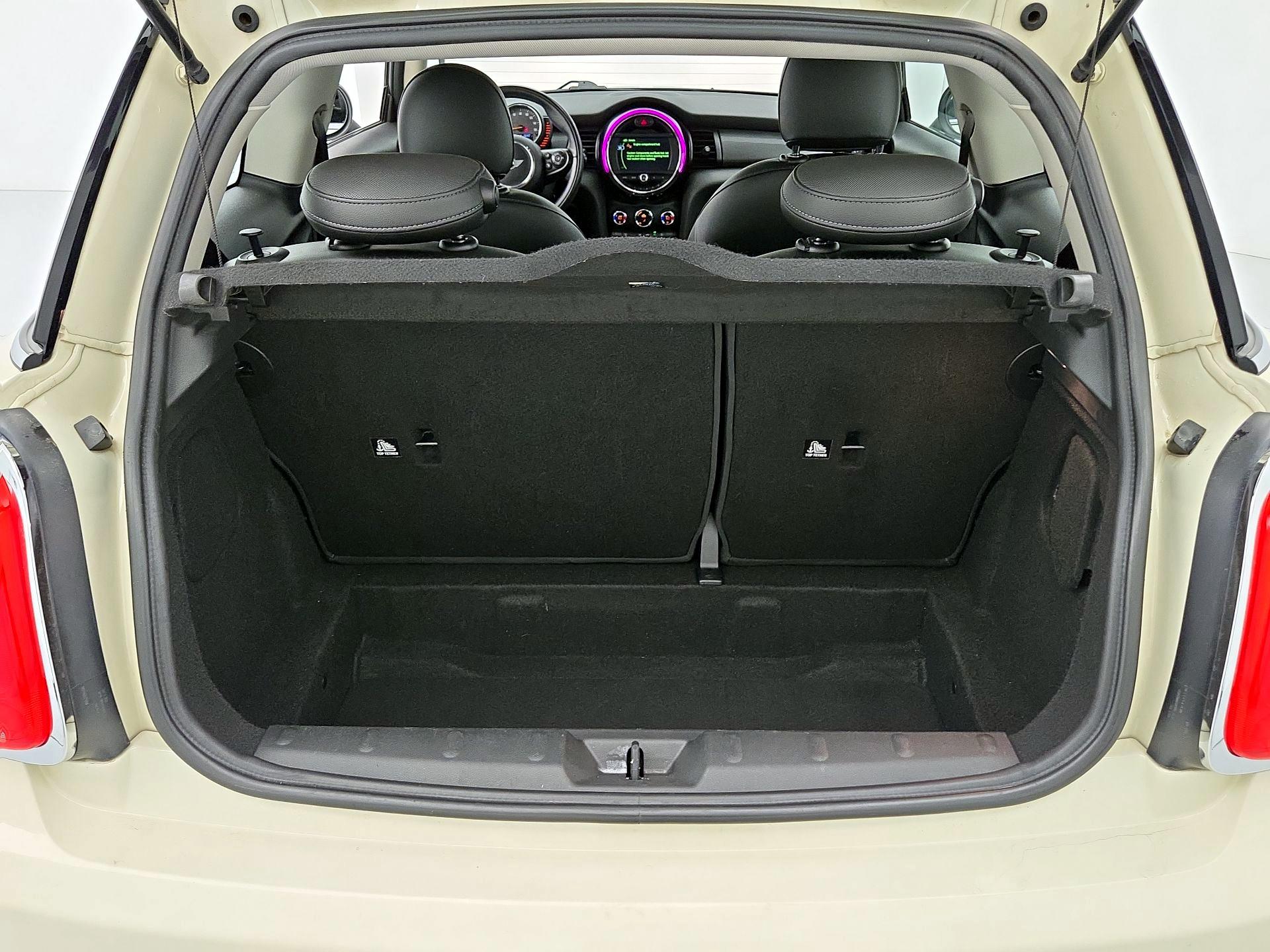 Thumbnail: 2017 MINI Cooper Hardtop - 19