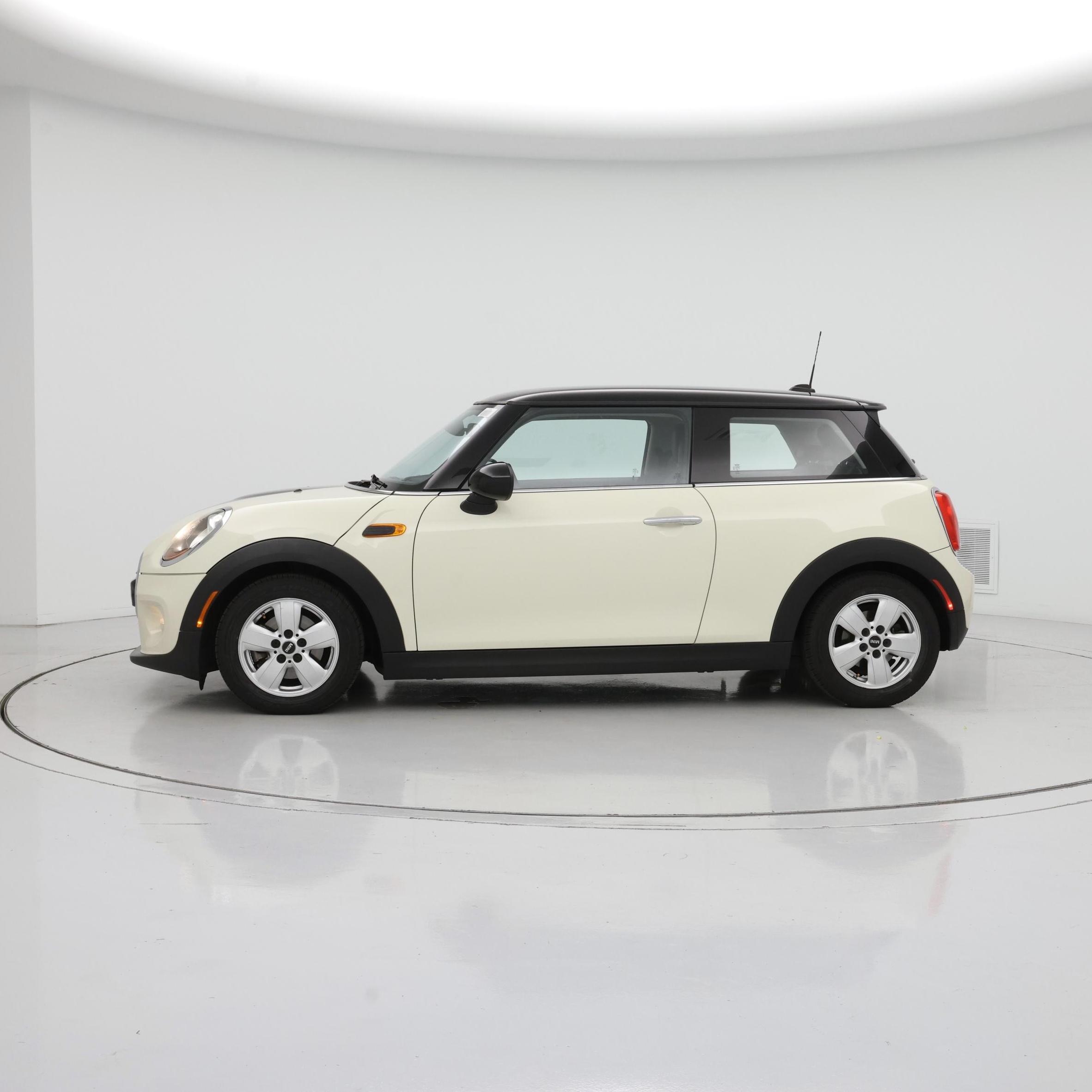 Thumbnail: 2017 MINI Cooper Hardtop - 3