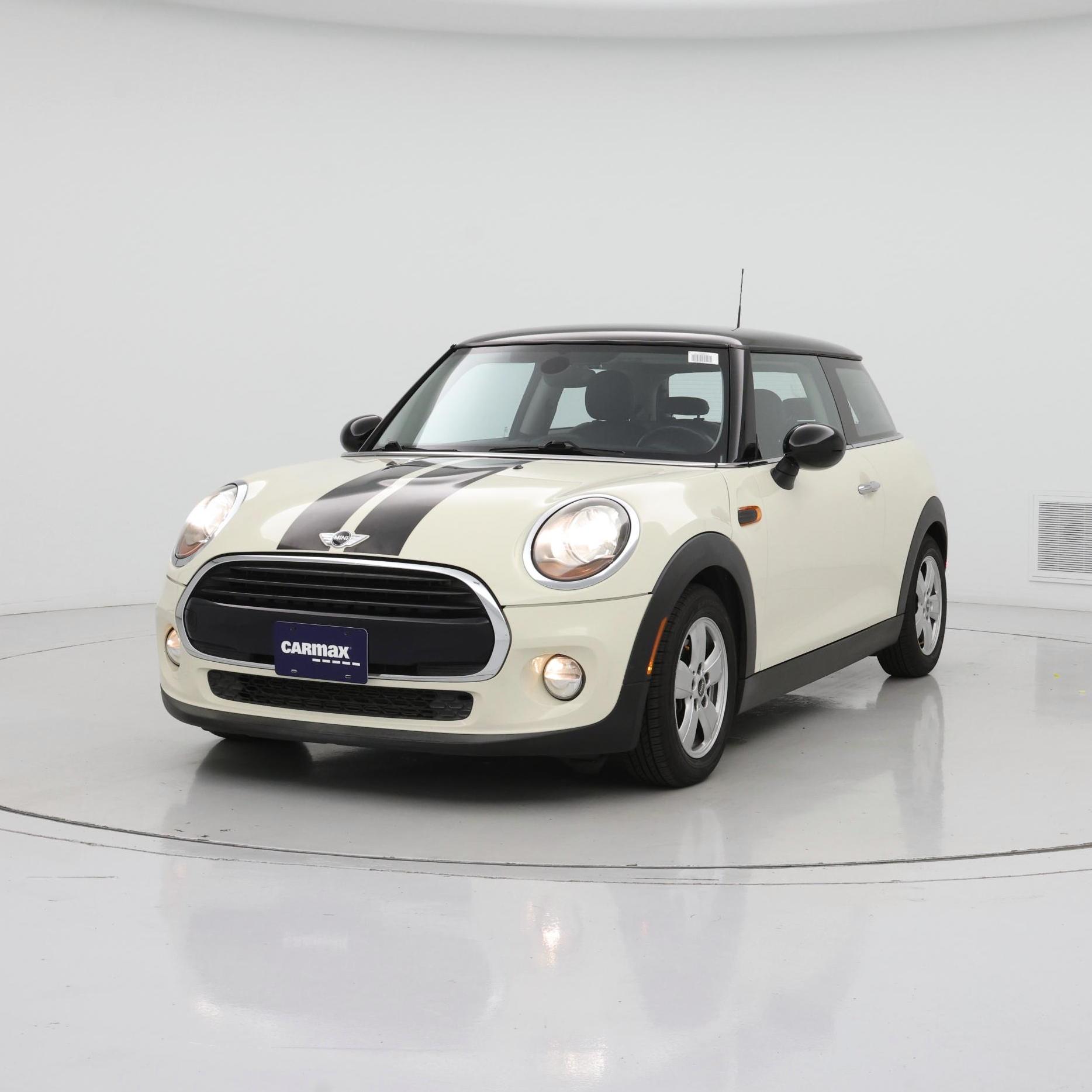 Thumbnail: 2017 MINI Cooper Hardtop - 4