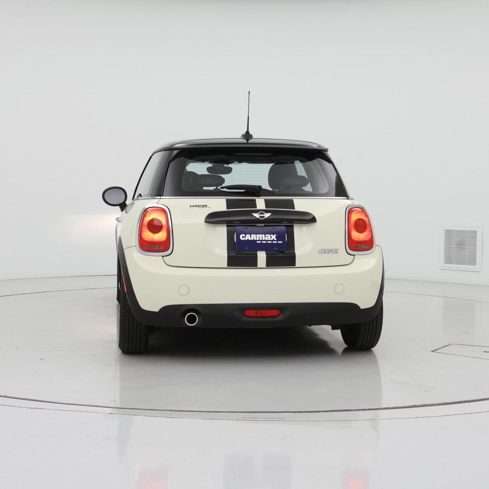 Thumbnail: 2017 MINI Cooper Hardtop - 6