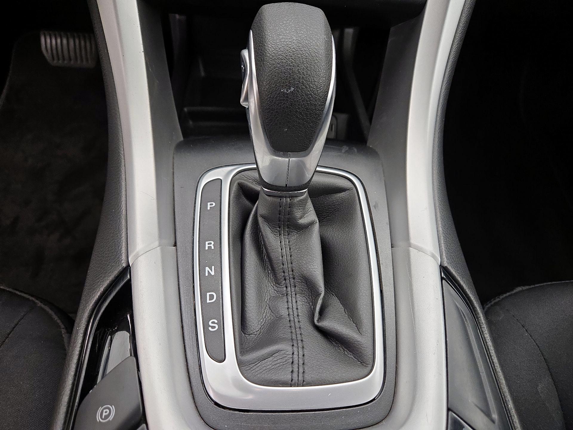 Thumbnail: 2013 Ford Fusion - 18