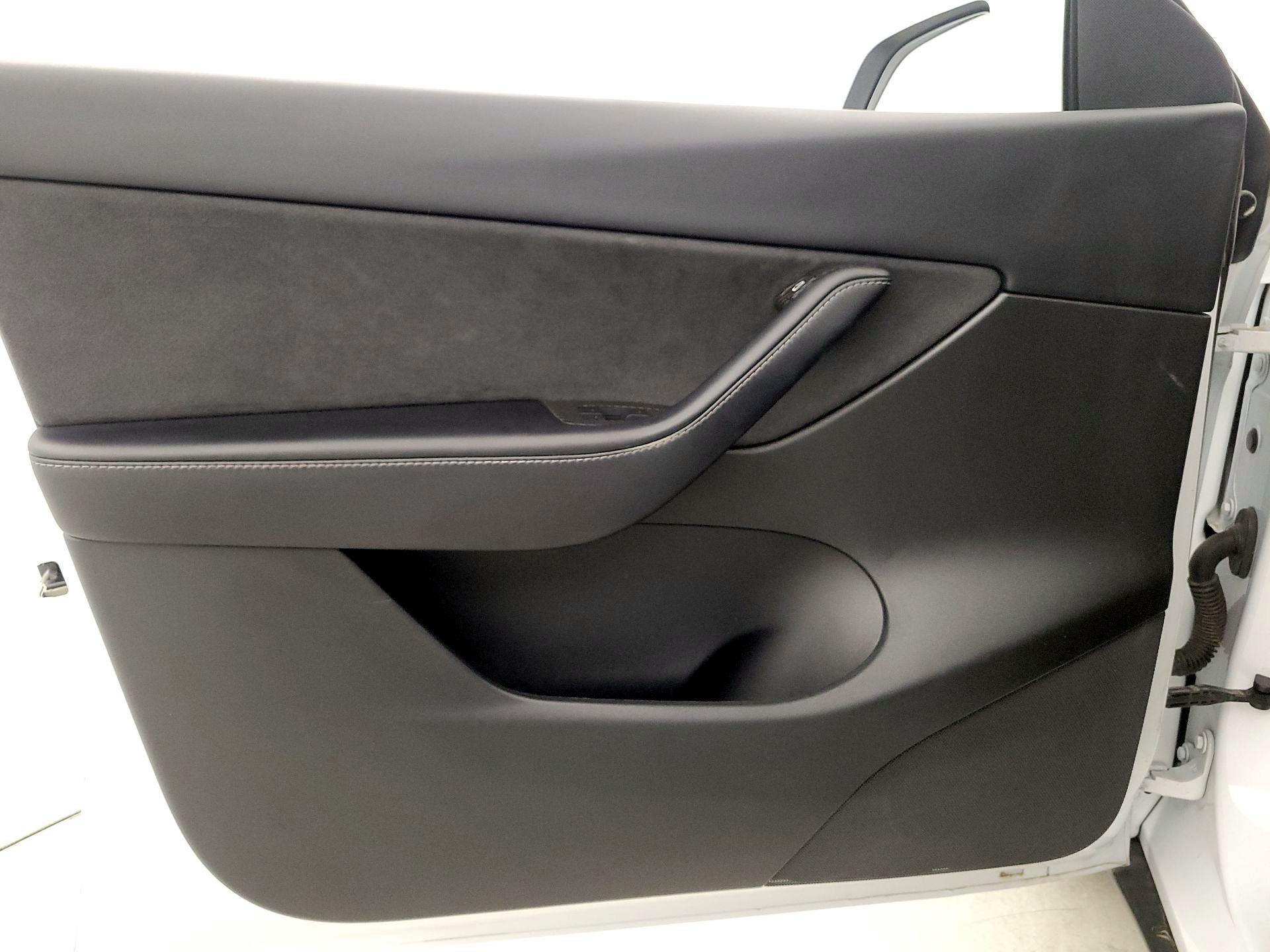Thumbnail: 2022 Tesla Model Y - 12