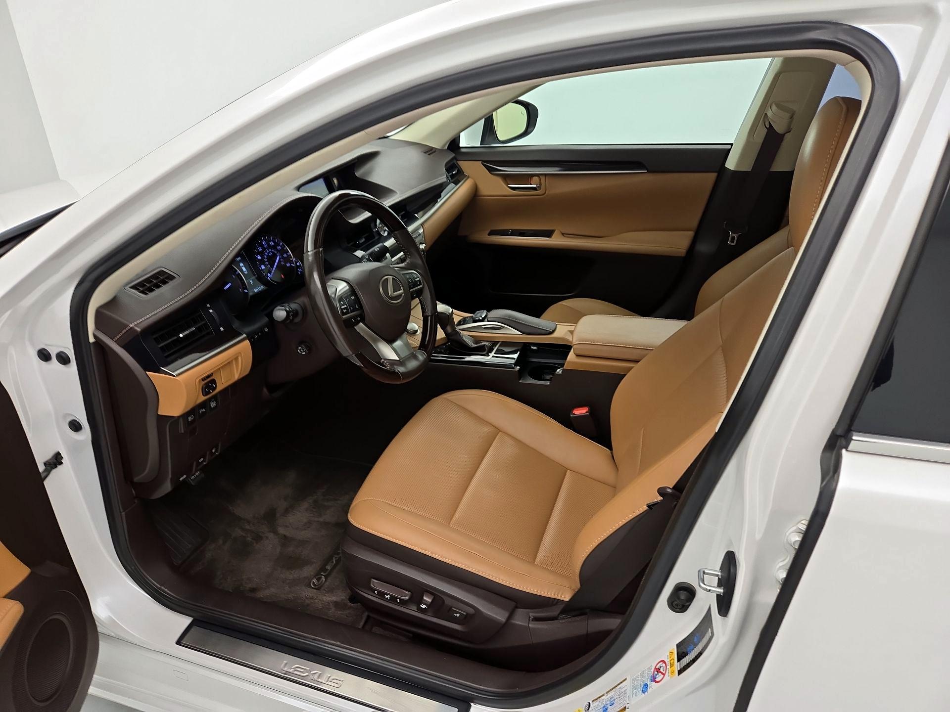 Thumbnail: 2018 Lexus ES - 11