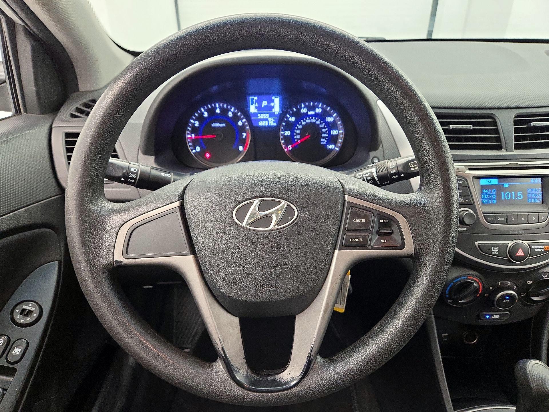 Thumbnail: 2015 Hyundai Accent - 10