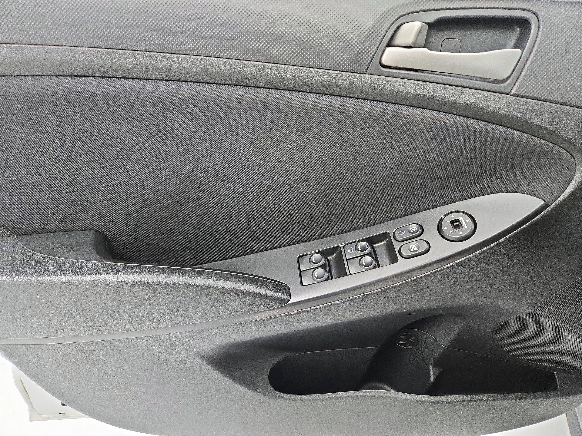 Thumbnail: 2015 Hyundai Accent - 12