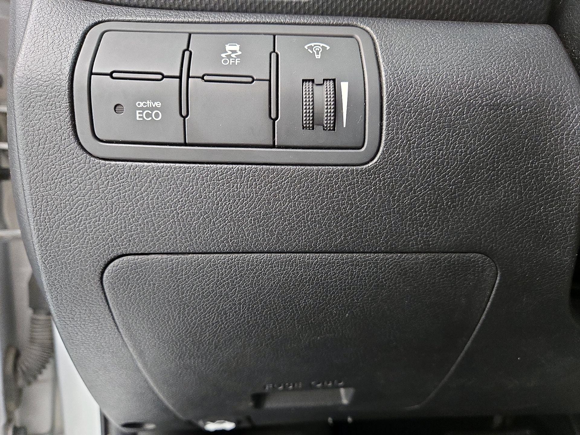 Thumbnail: 2015 Hyundai Accent - 13