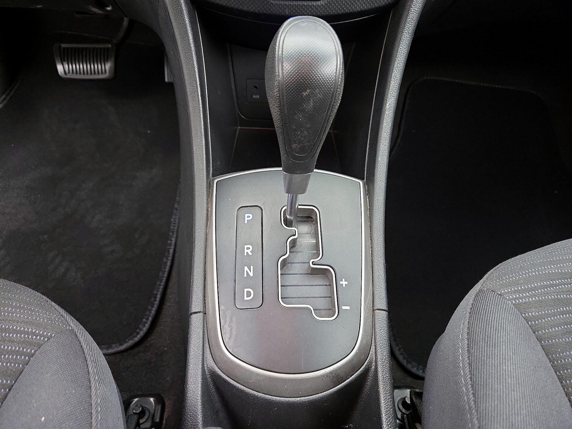 Thumbnail: 2015 Hyundai Accent - 16
