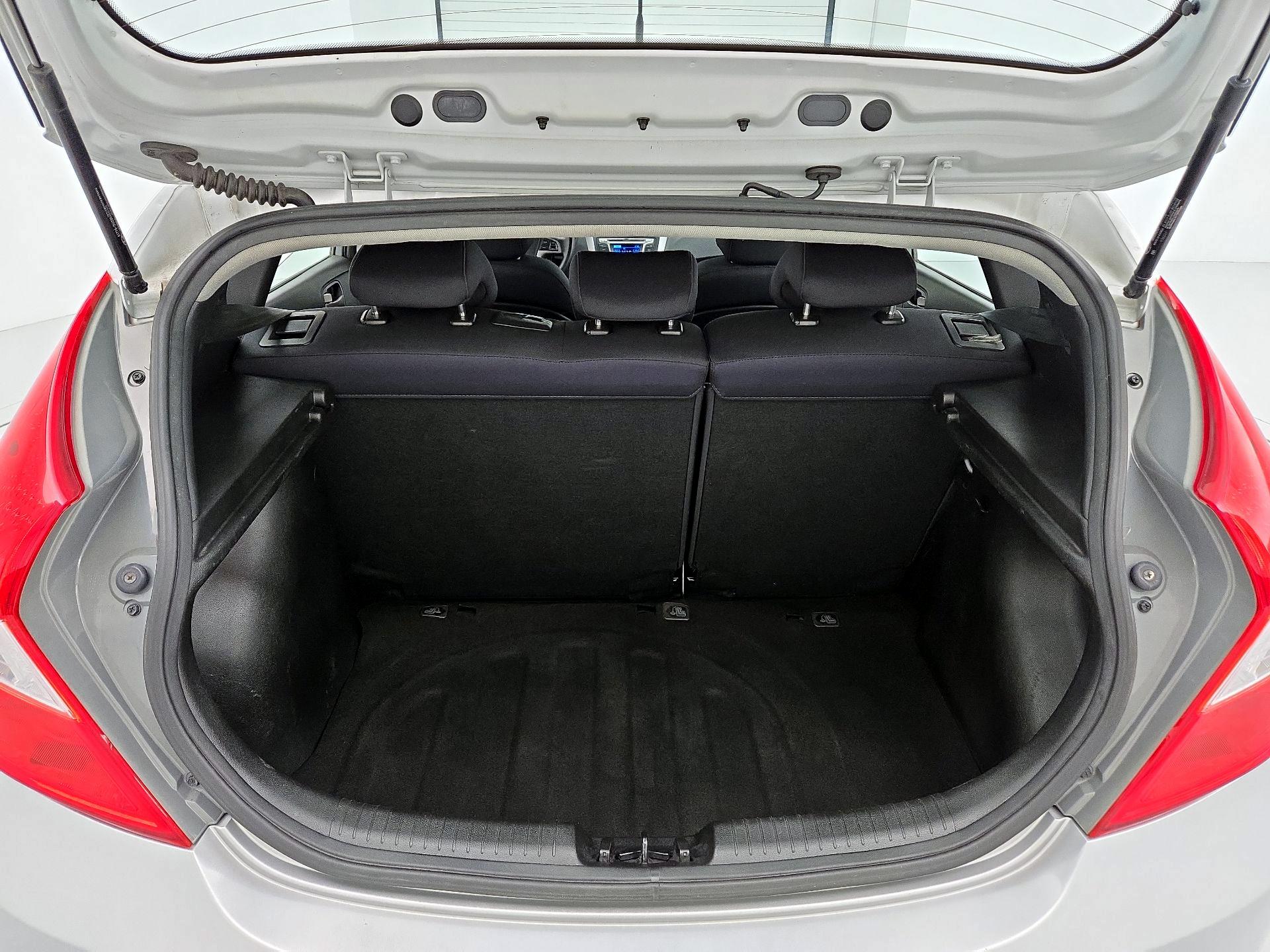 Thumbnail: 2015 Hyundai Accent - 19