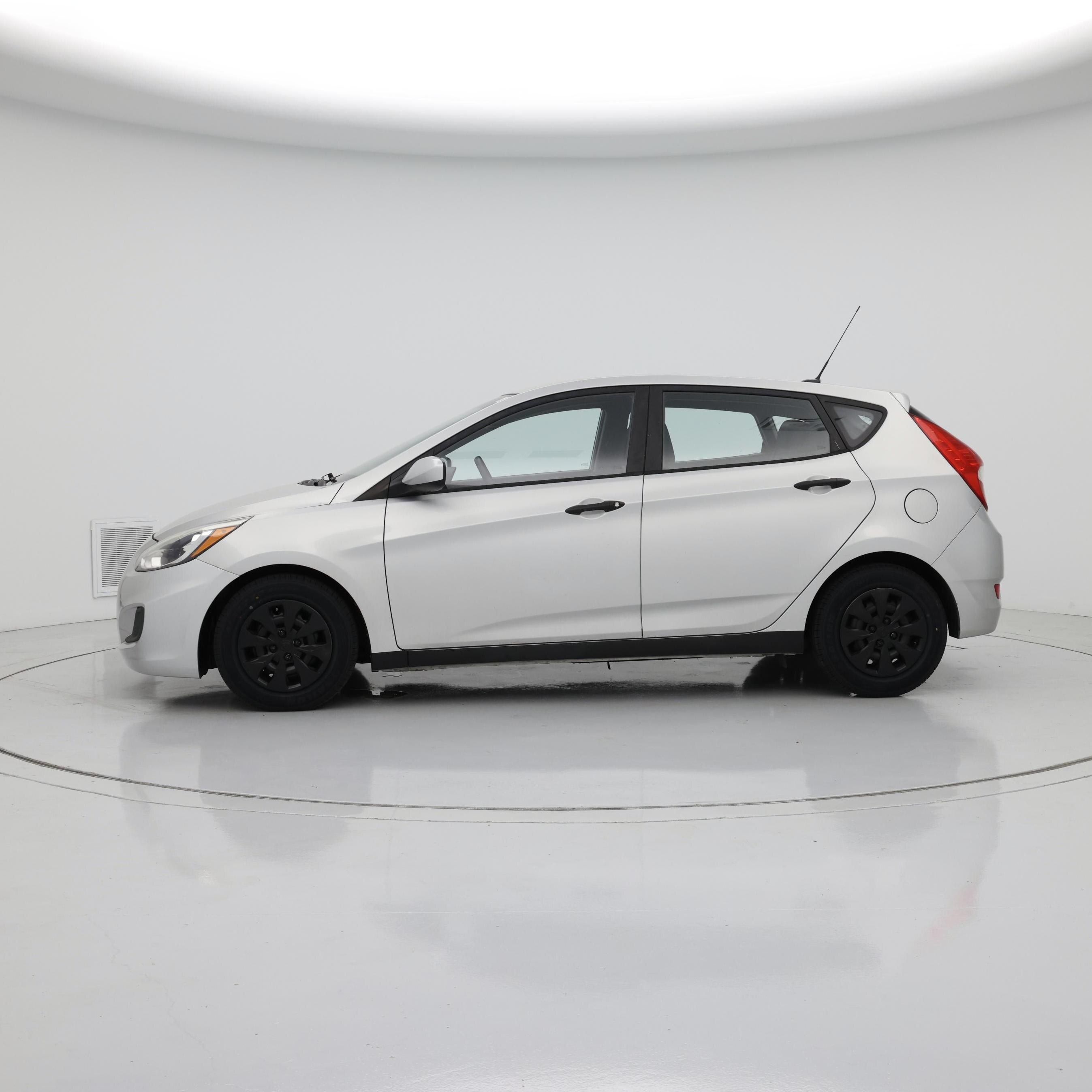 Thumbnail: 2015 Hyundai Accent - 3