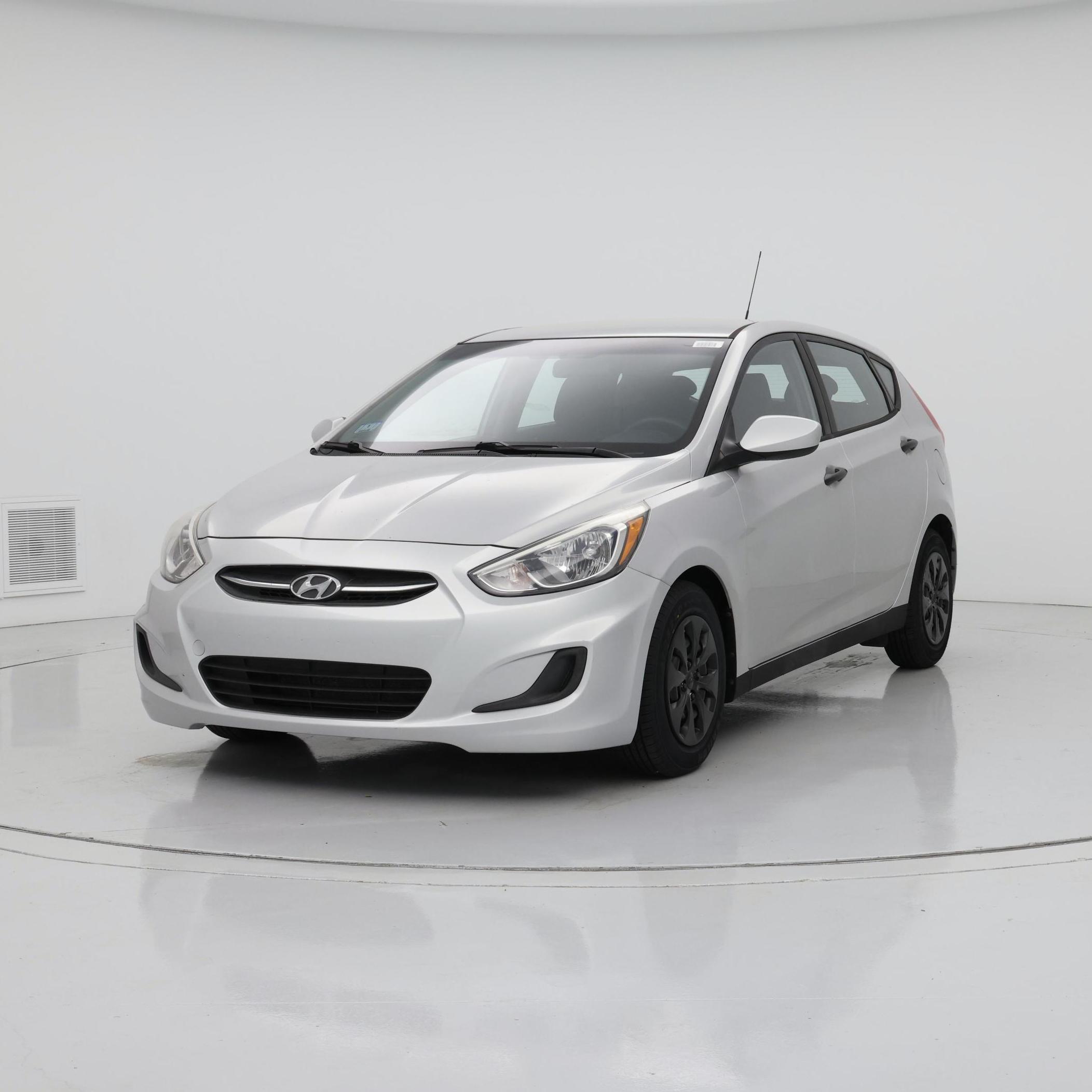 Thumbnail: 2015 Hyundai Accent - 4