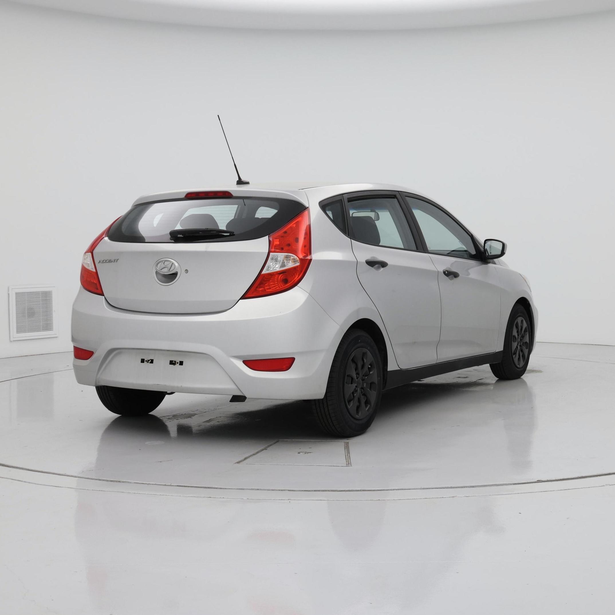Thumbnail: 2015 Hyundai Accent - 8