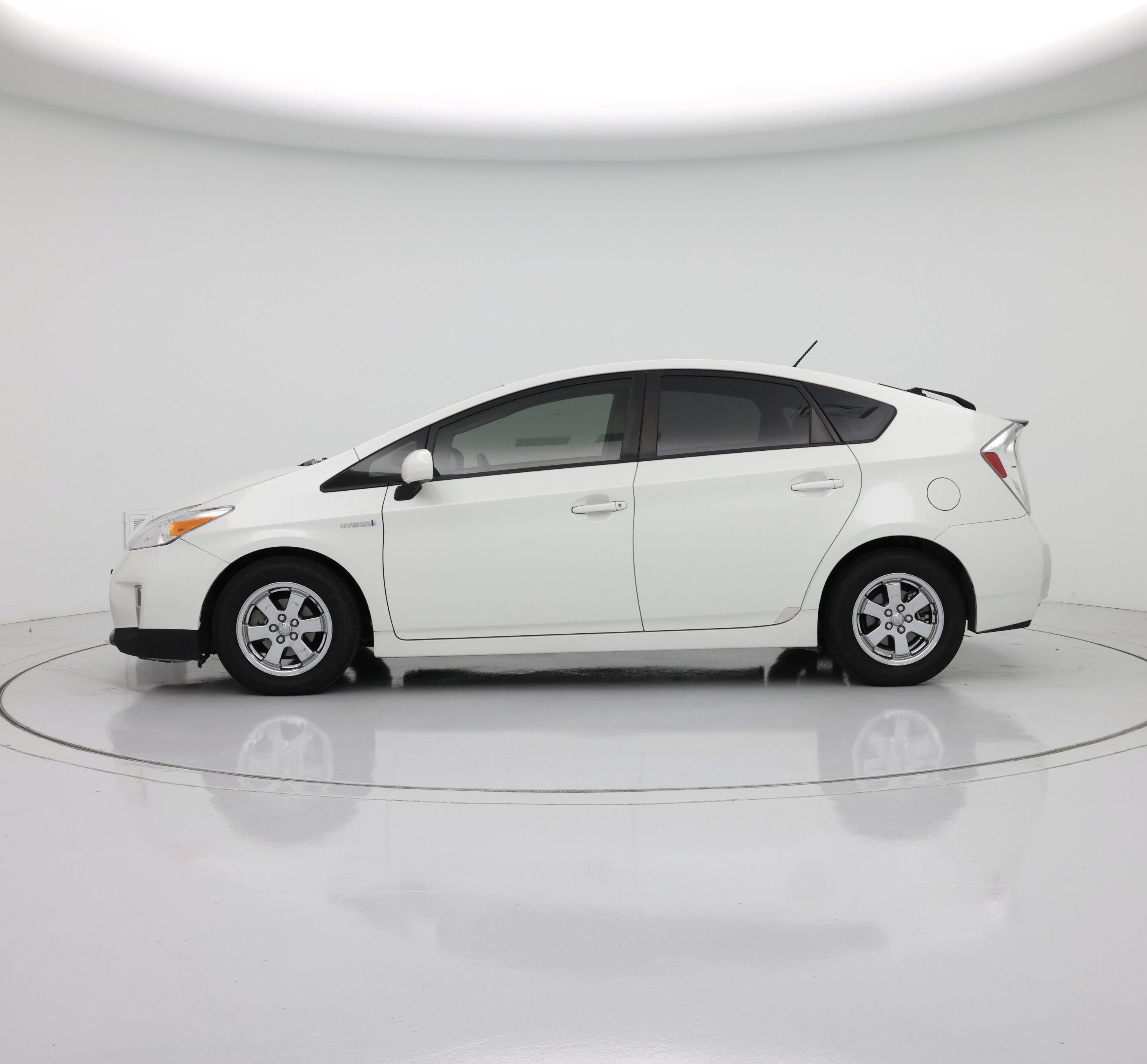Thumbnail: 2015 Toyota Prius - 3