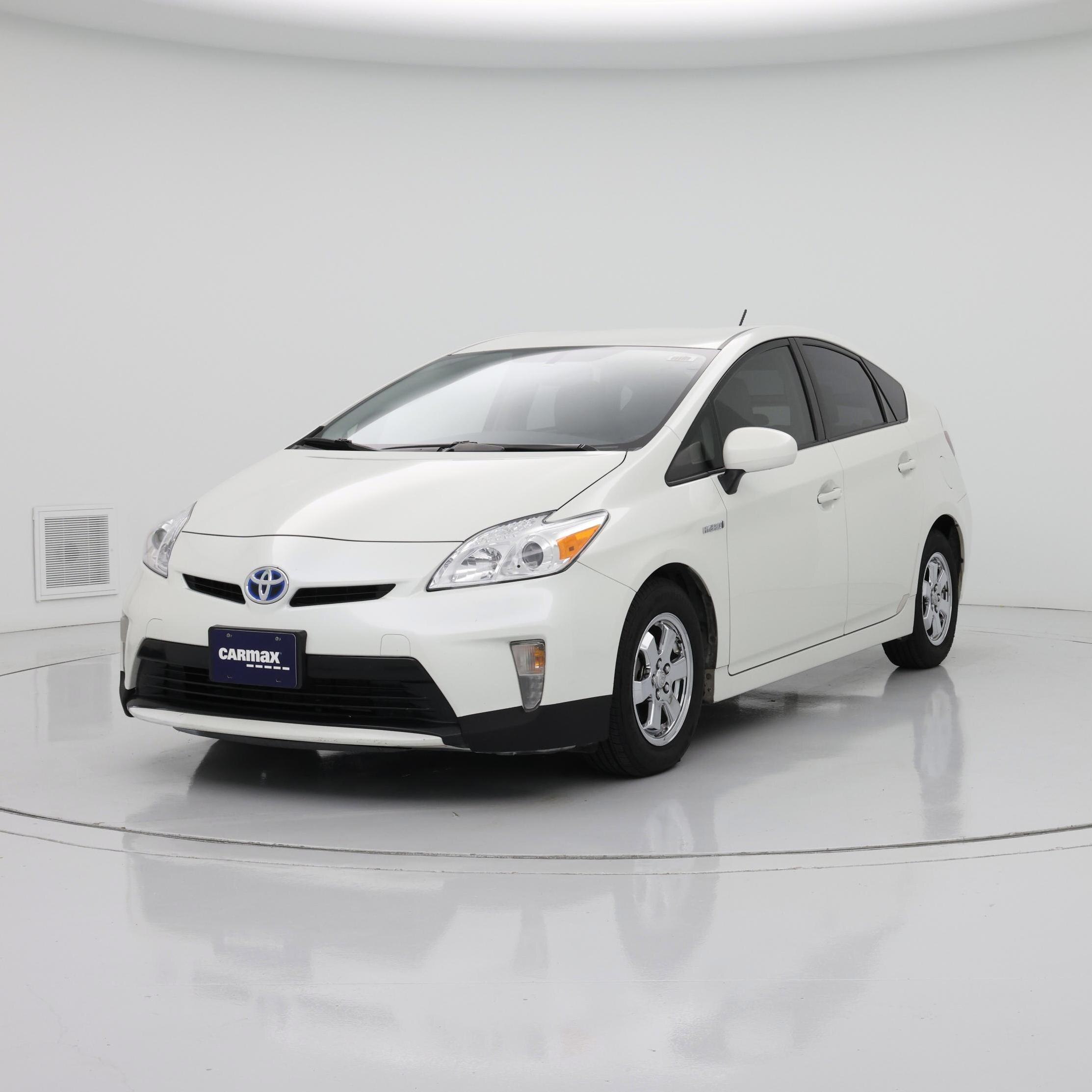 Thumbnail: 2015 Toyota Prius - 4
