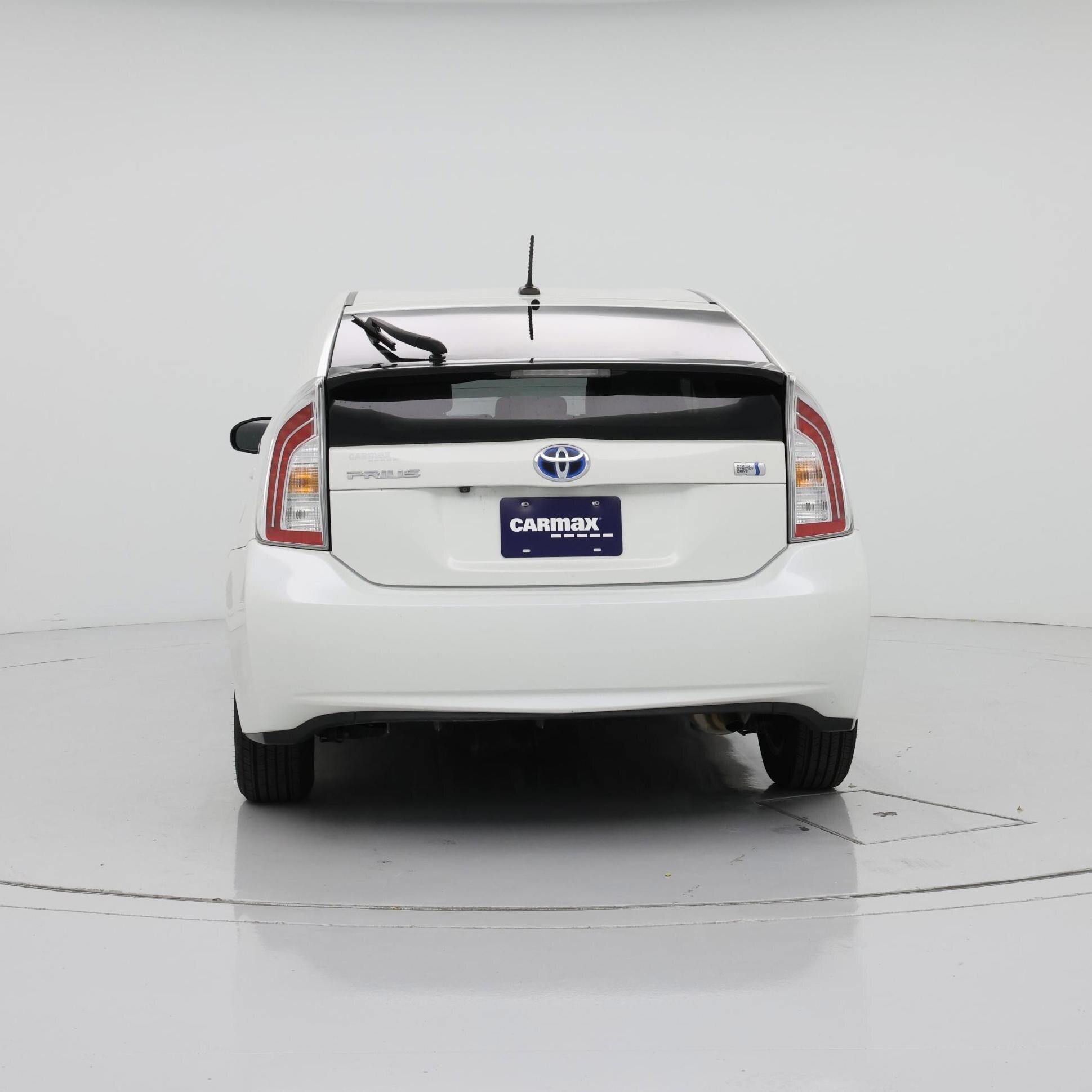 Thumbnail: 2015 Toyota Prius - 6