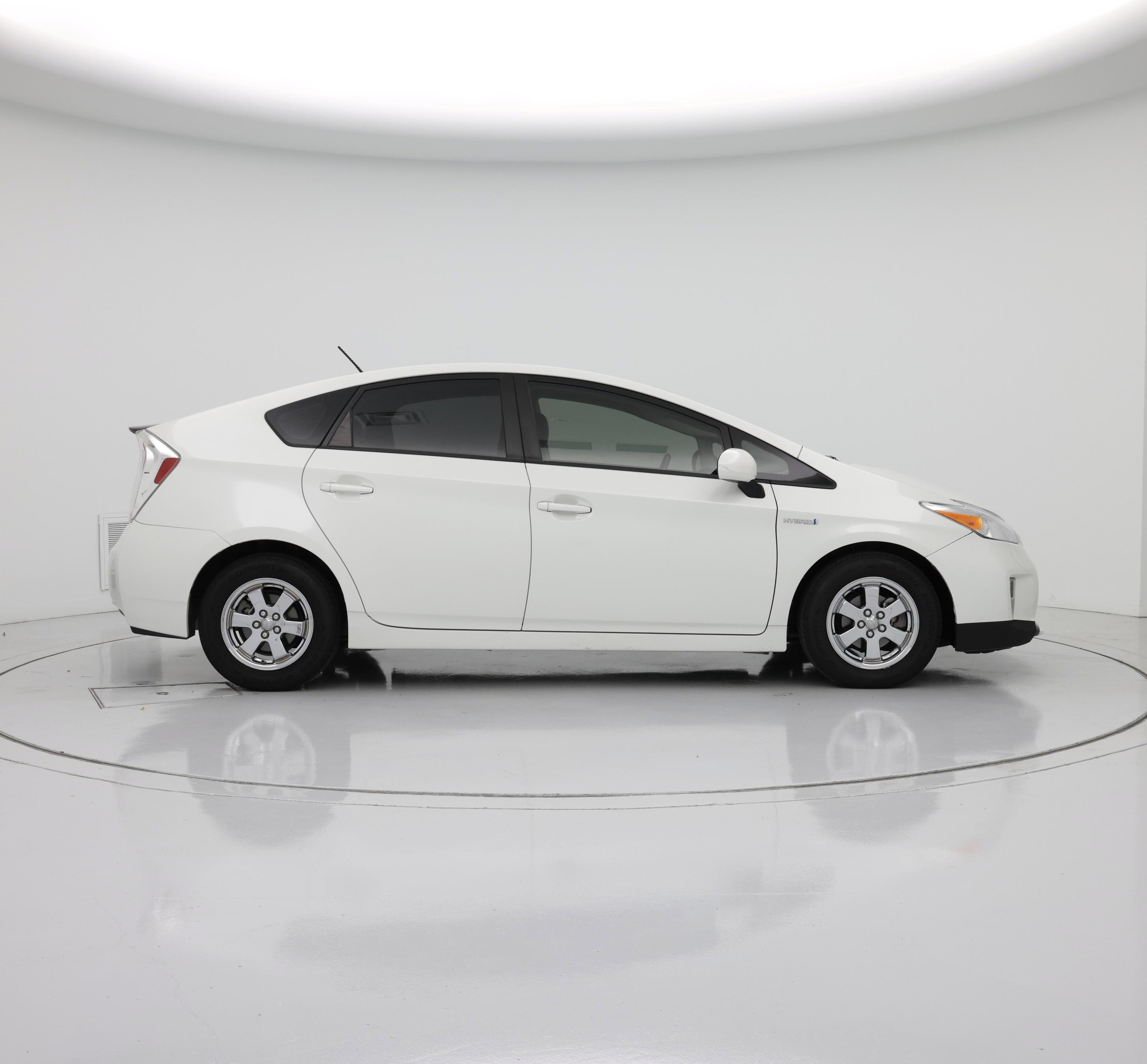 Thumbnail: 2015 Toyota Prius - 7
