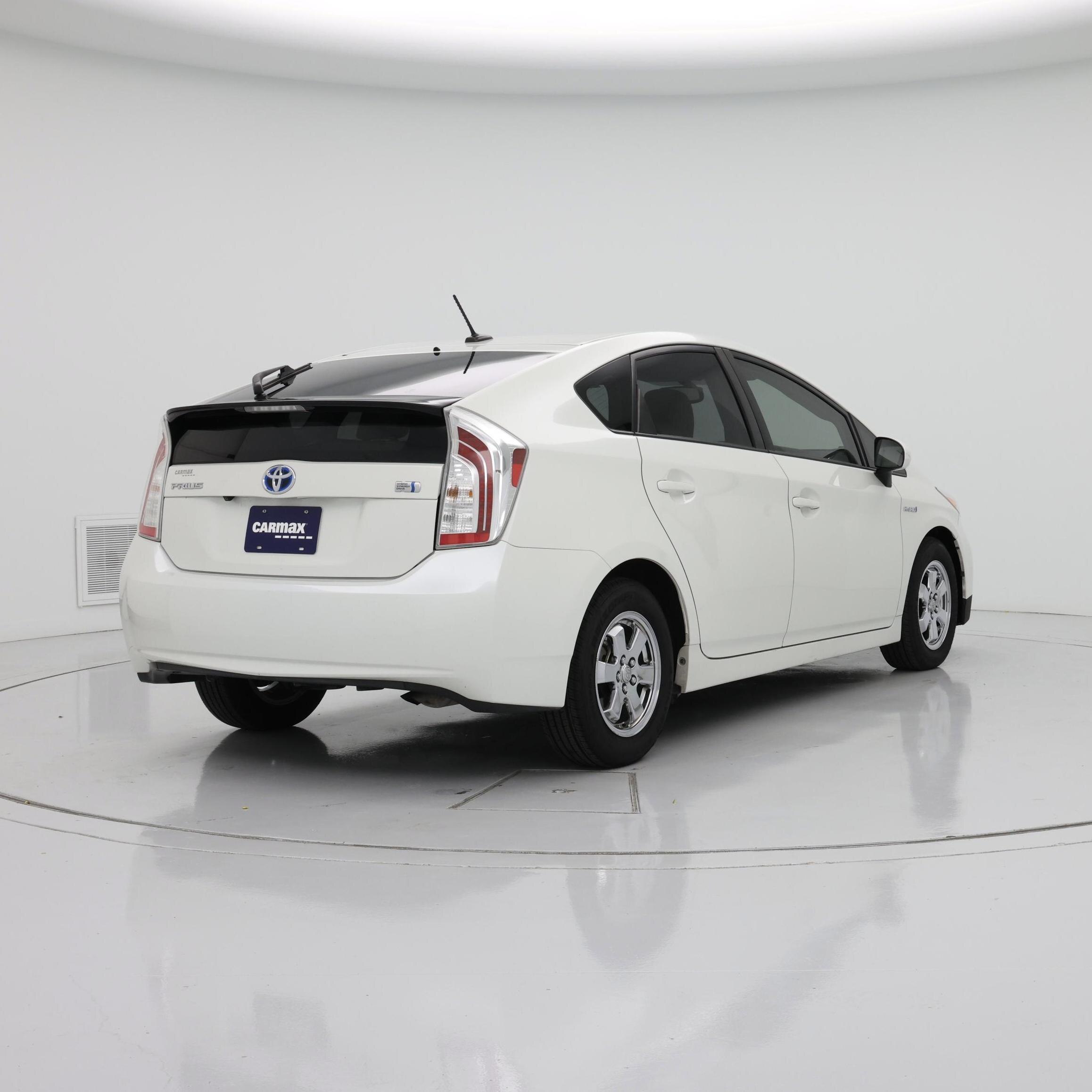 Thumbnail: 2015 Toyota Prius - 8