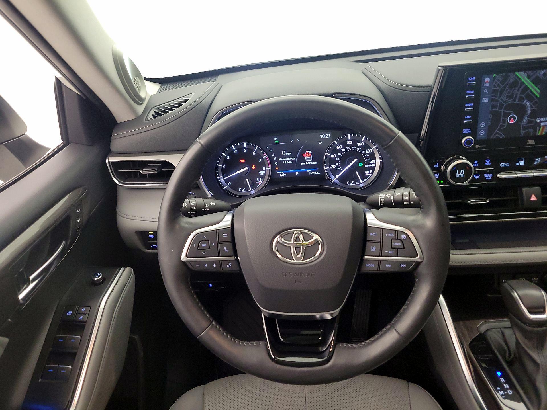 Thumbnail: 2021 Toyota Highlander - 10