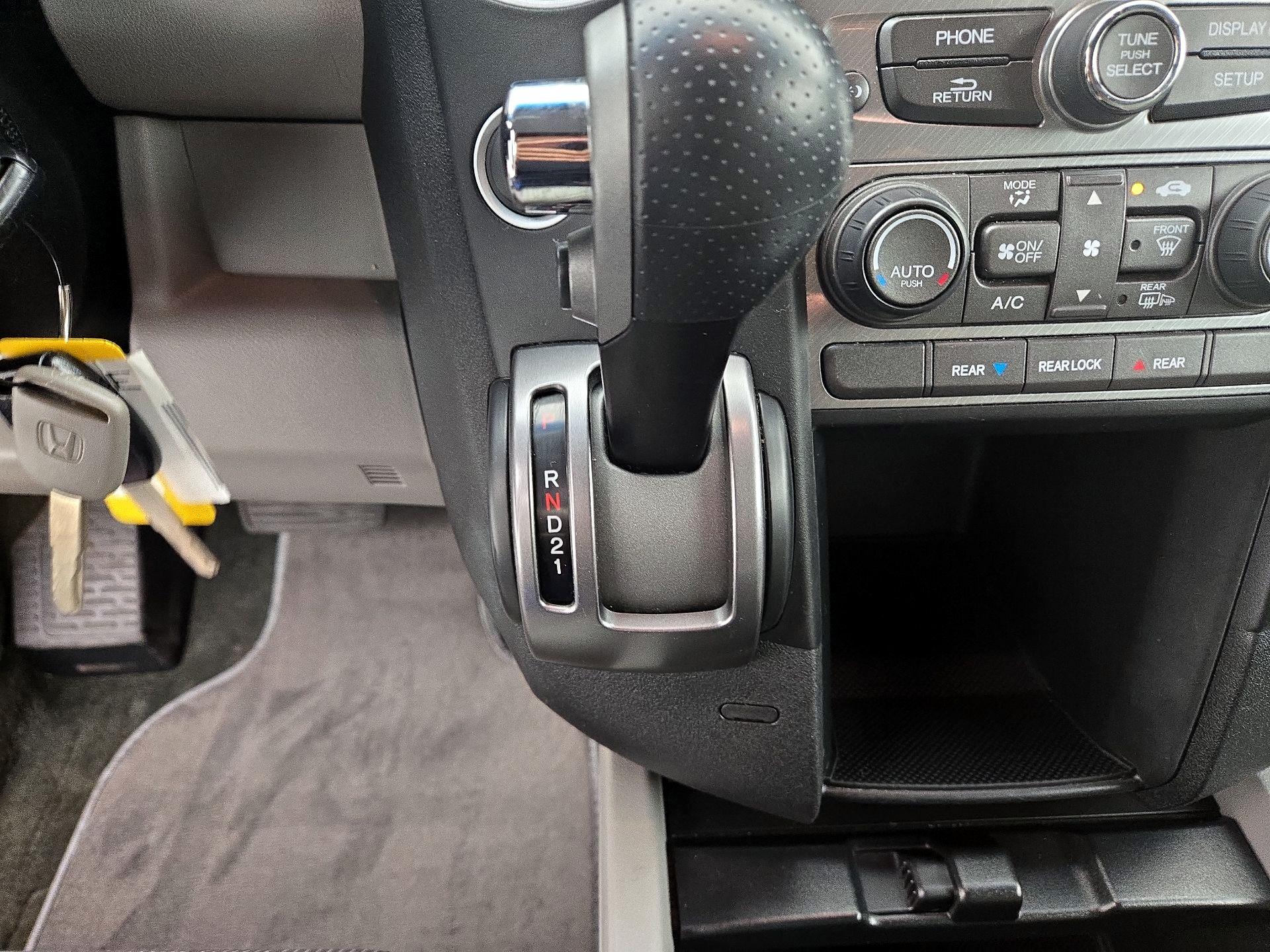 Thumbnail: 2015 Honda Pilot - 17