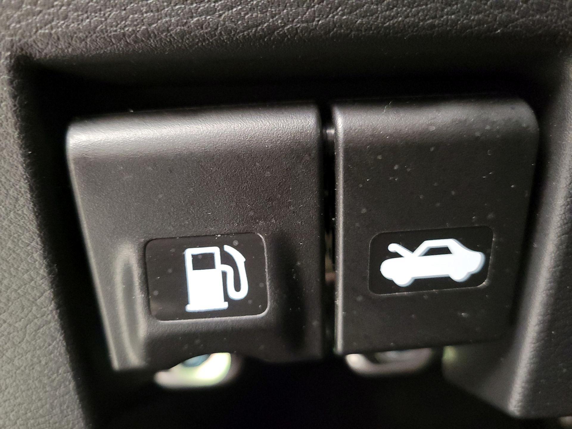 Thumbnail: 2019 Nissan Kicks - 13
