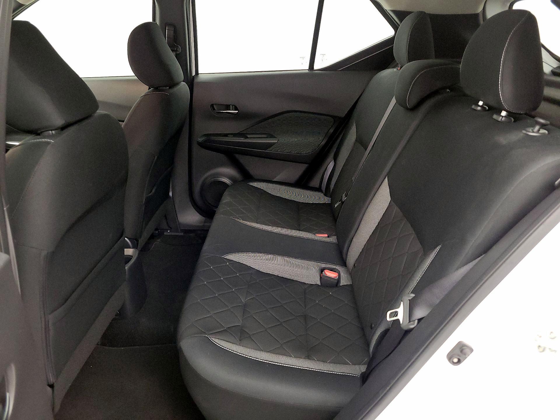 Thumbnail: 2019 Nissan Kicks - 19