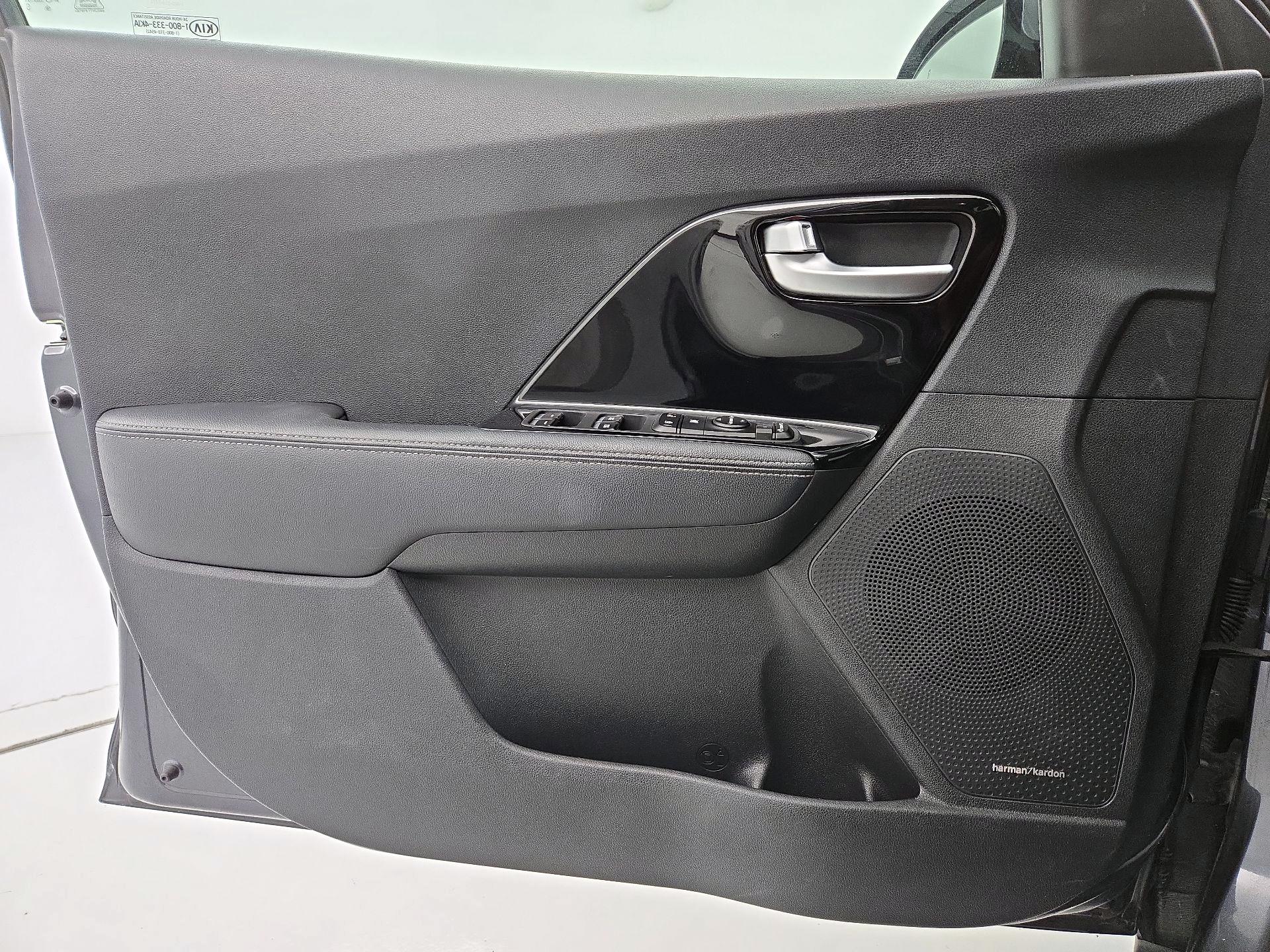 Thumbnail: 2018 Kia Niro - 12