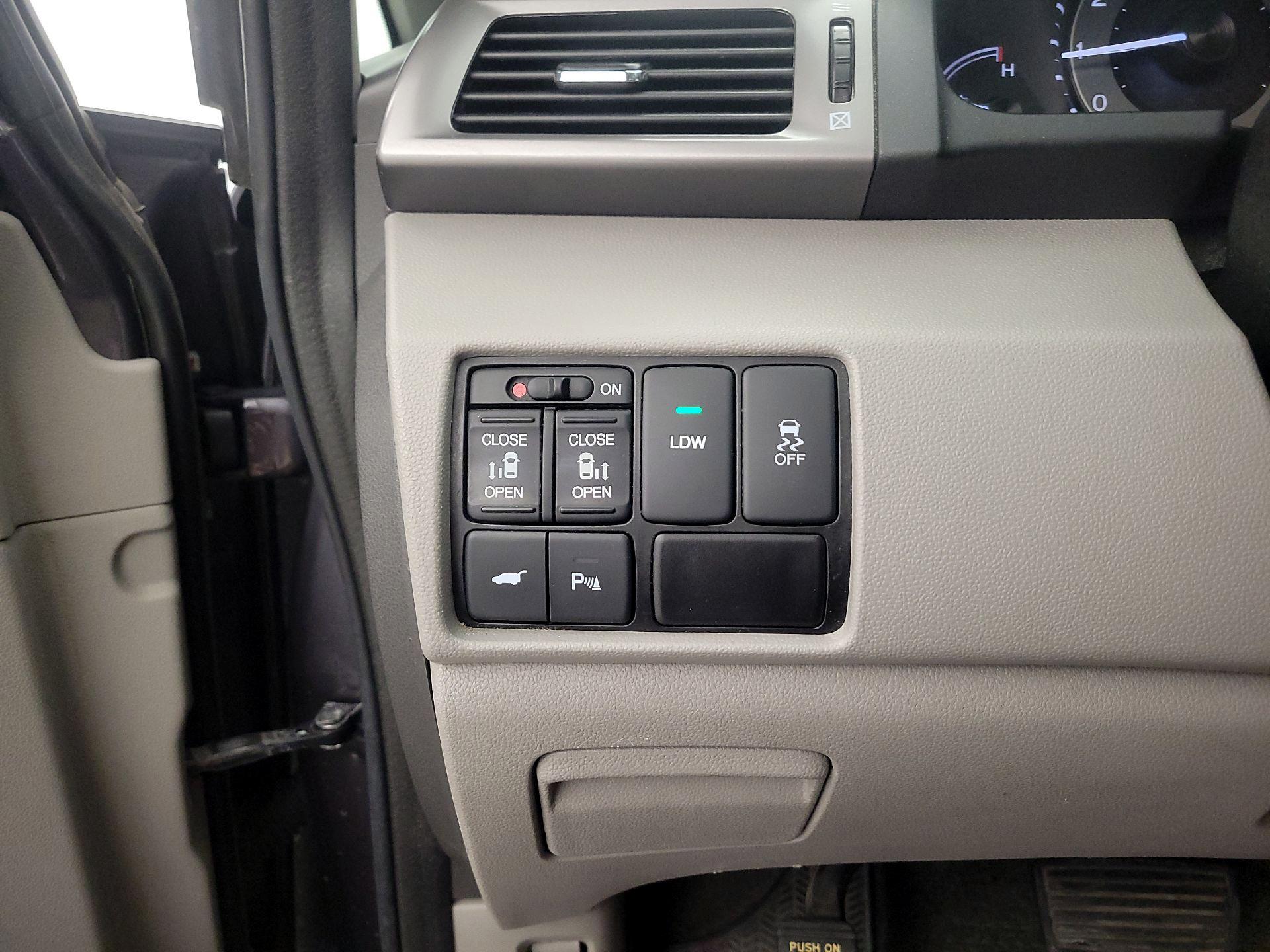 Thumbnail: 2015 Honda Odyssey - 13