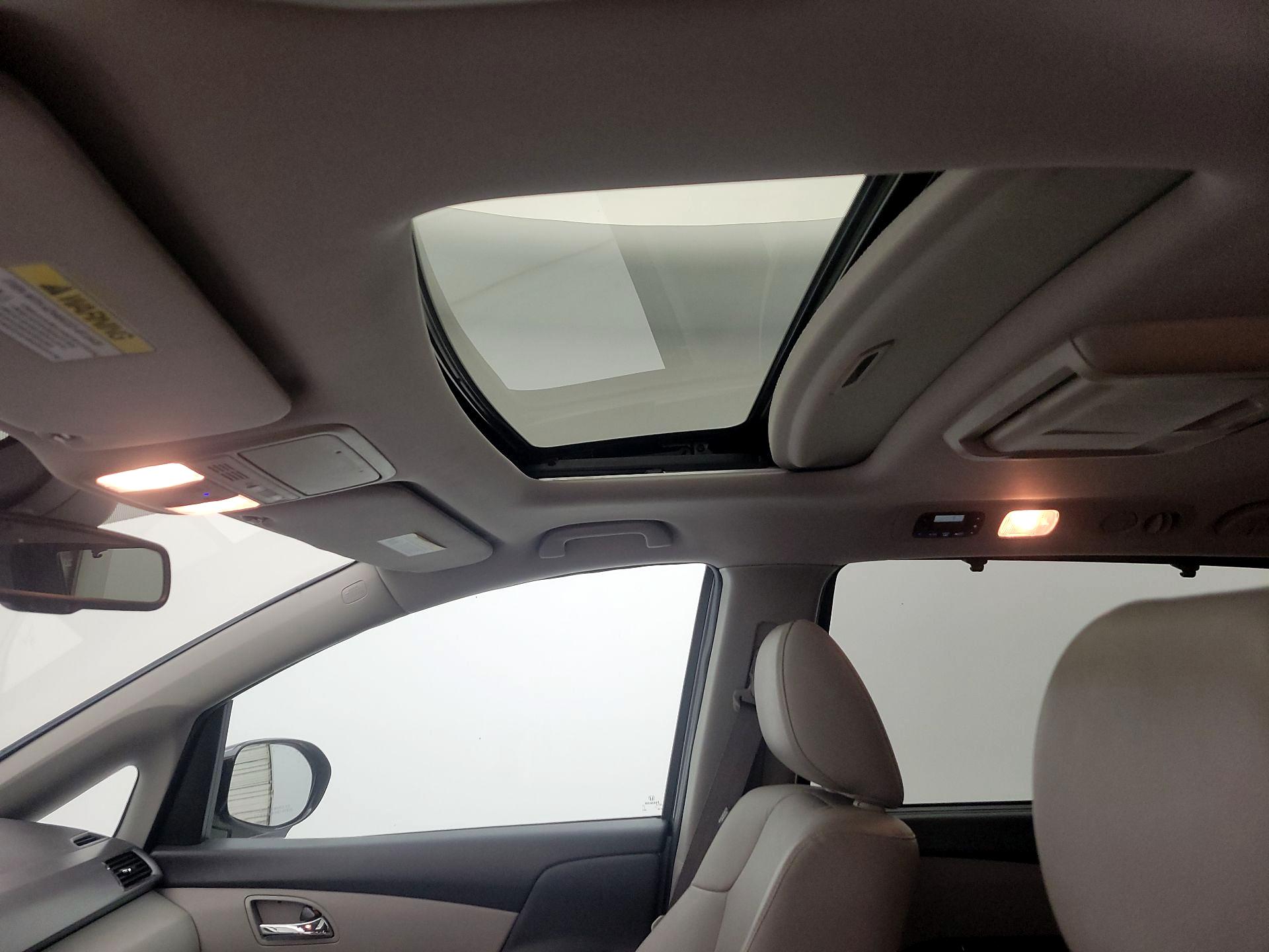 Thumbnail: 2015 Honda Odyssey - 20
