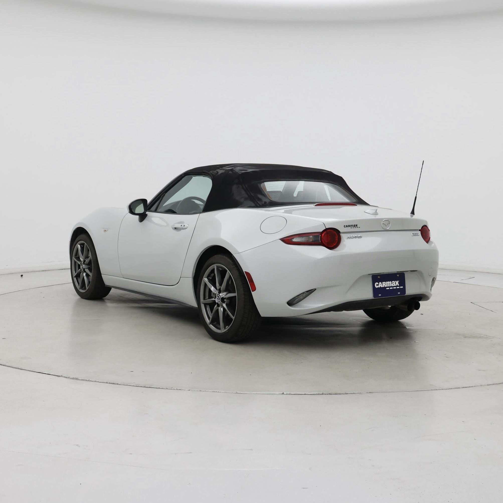 Thumbnail: 2016 Mazda MX-5 Miata - 2