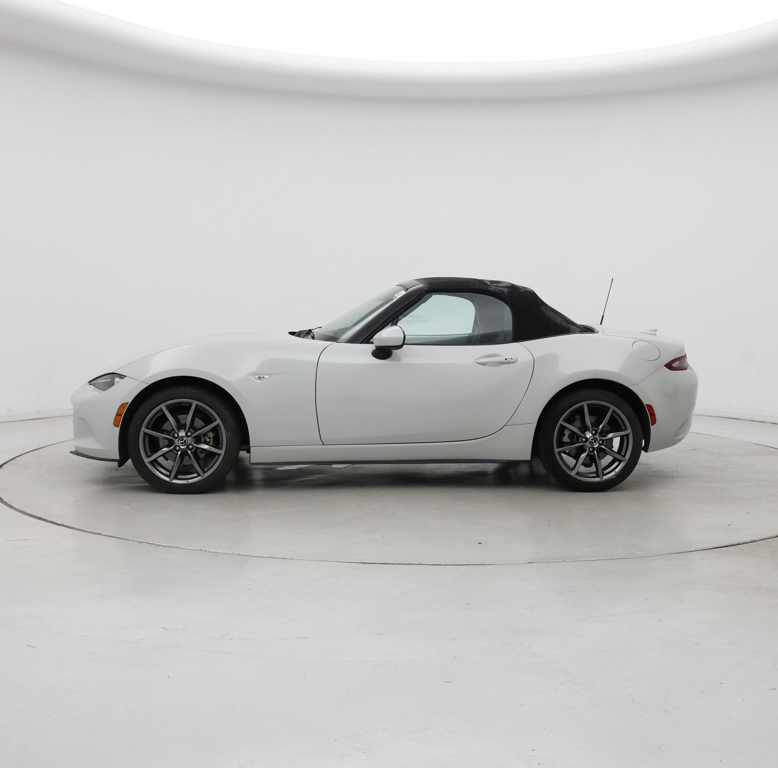 Thumbnail: 2016 Mazda MX-5 Miata - 3