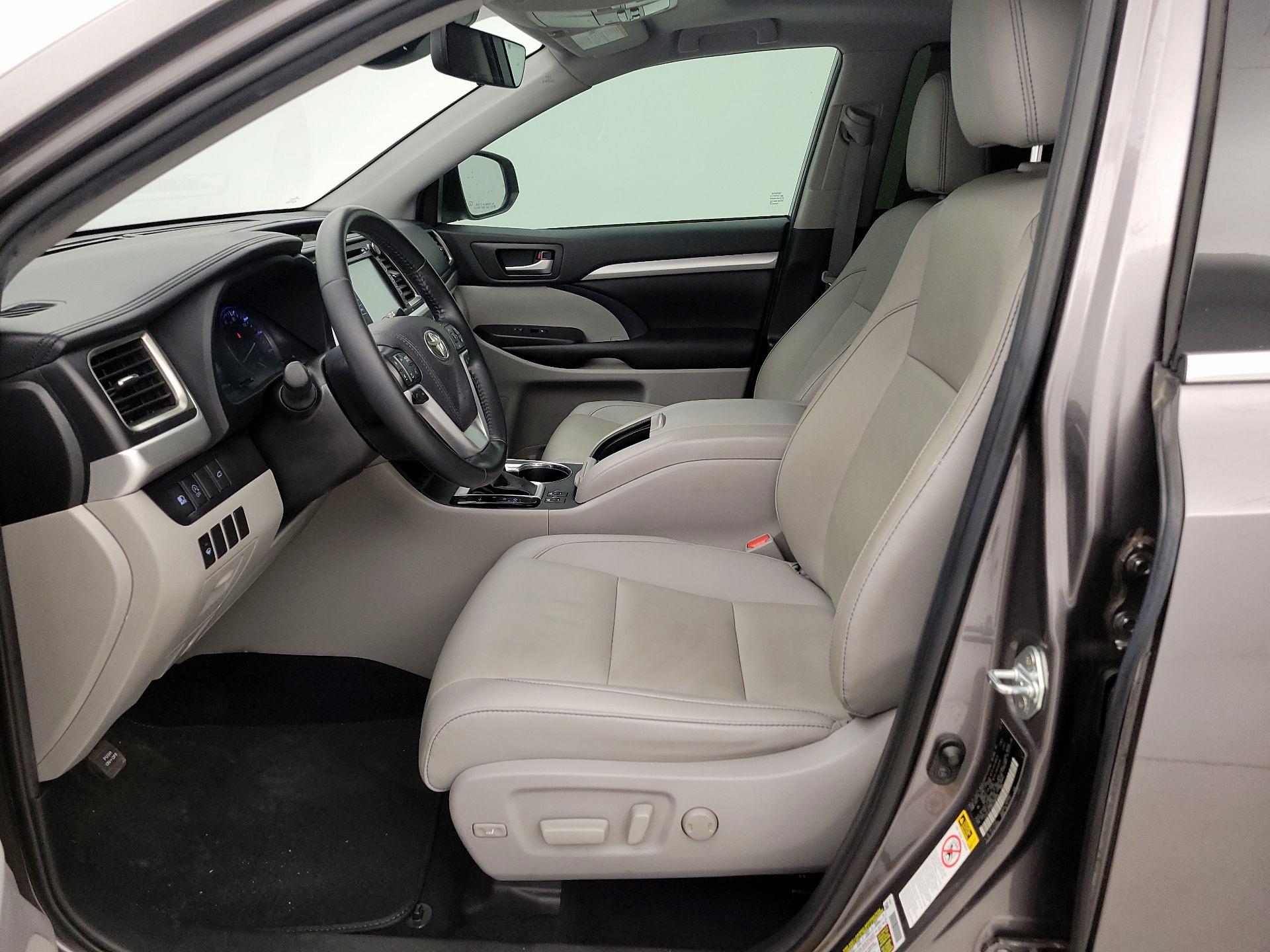 Thumbnail: 2019 Toyota Highlander - 11