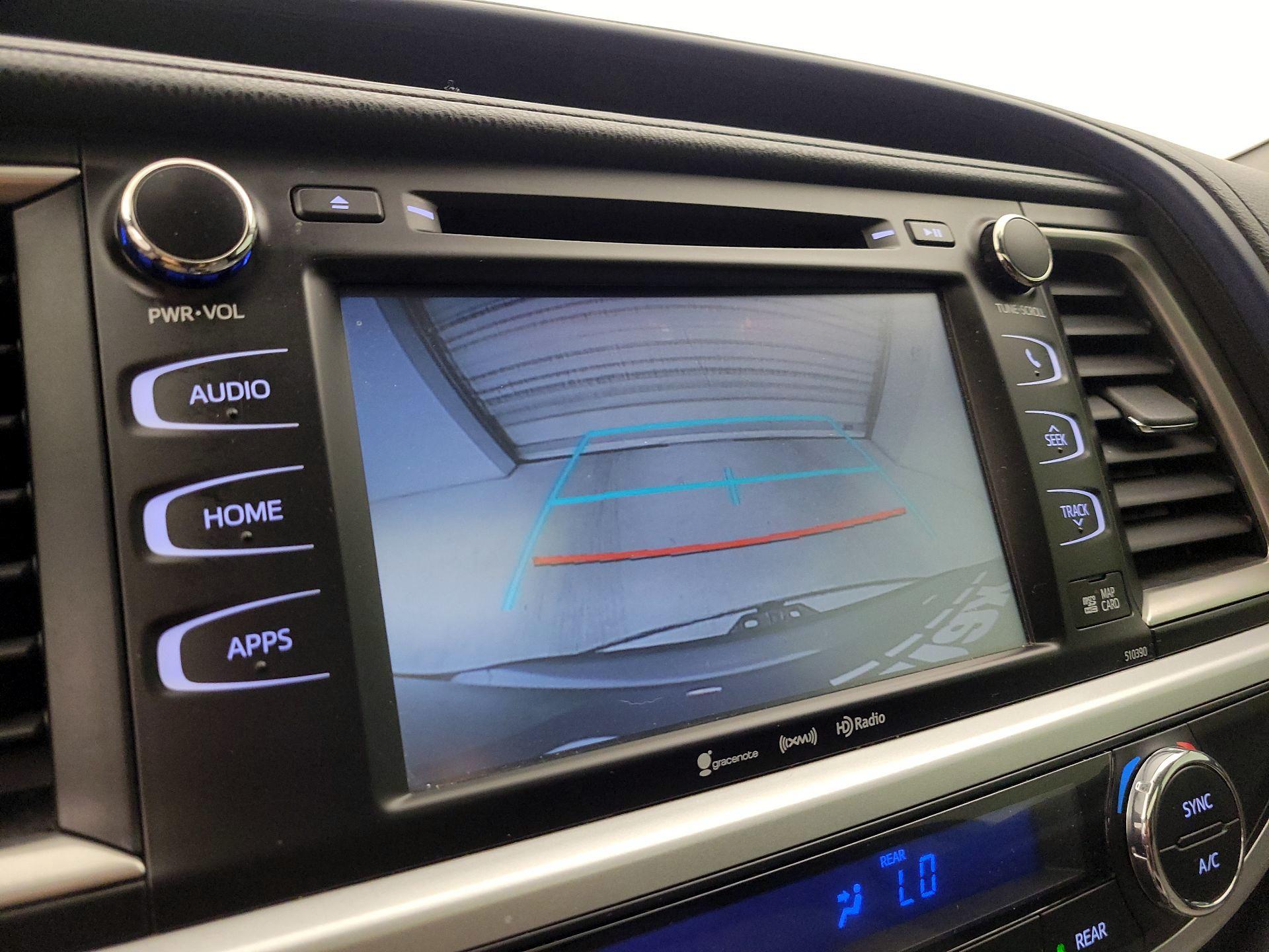 Thumbnail: 2019 Toyota Highlander - 14