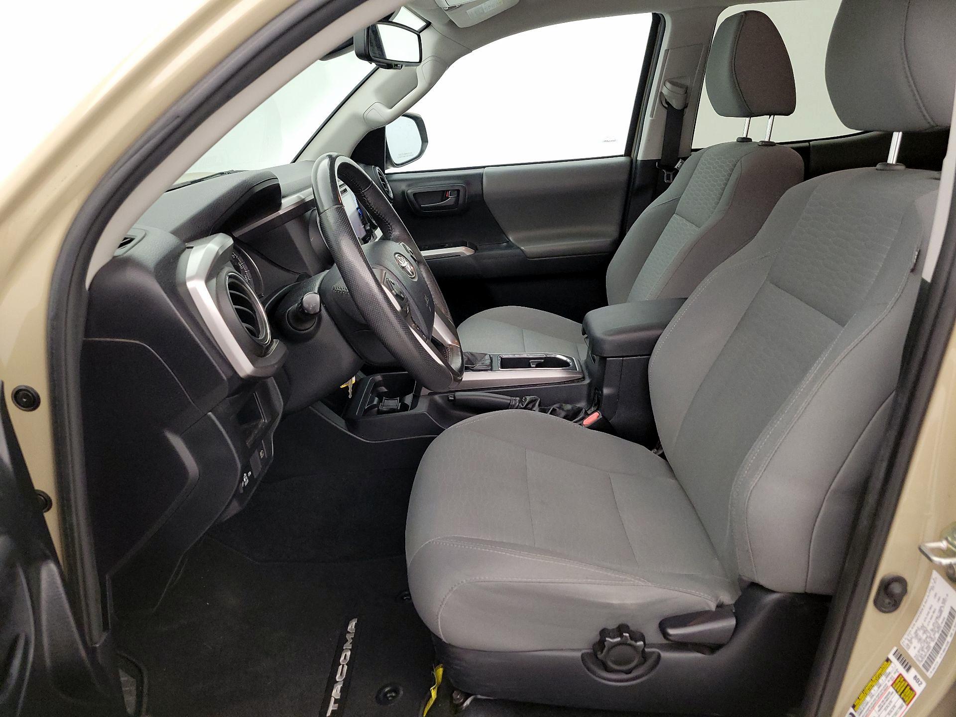 Thumbnail: 2019 Toyota Tacoma - 11