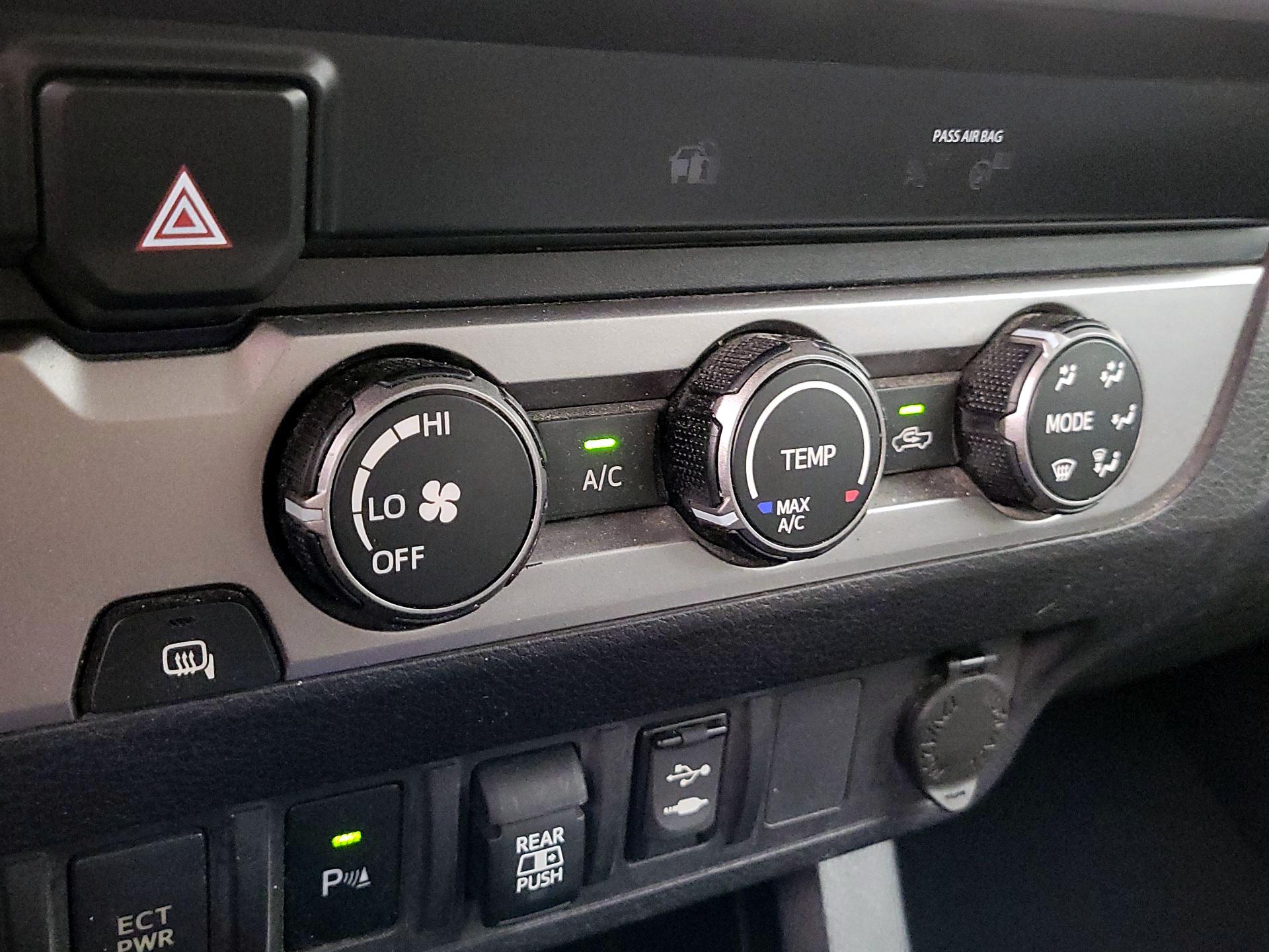 Thumbnail: 2019 Toyota Tacoma - 17