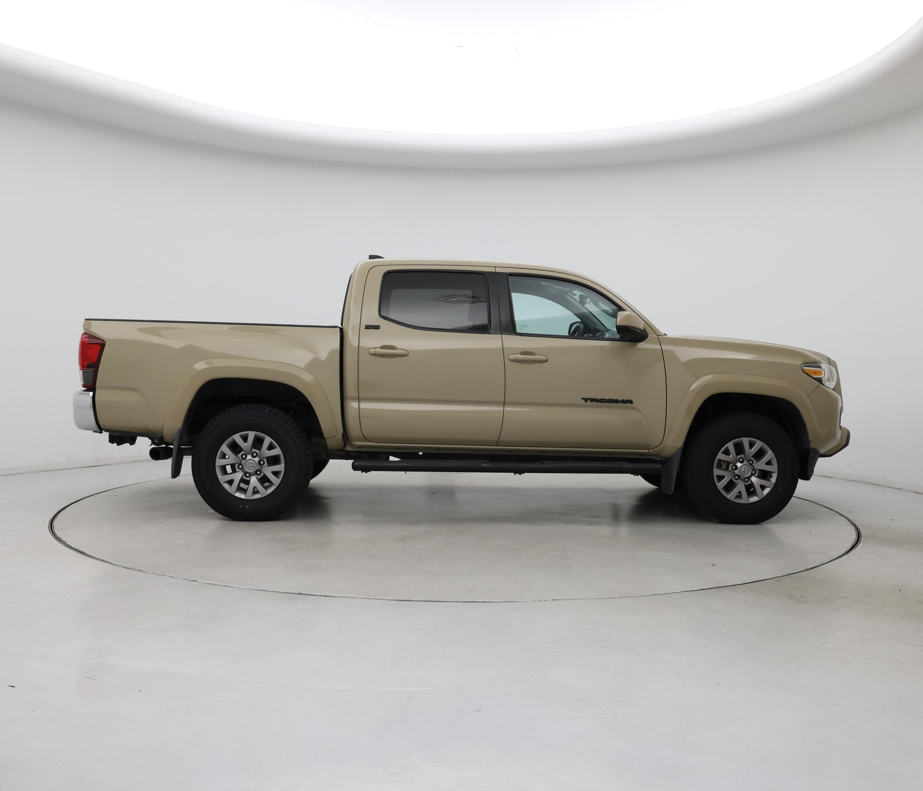 Thumbnail: 2019 Toyota Tacoma - 7