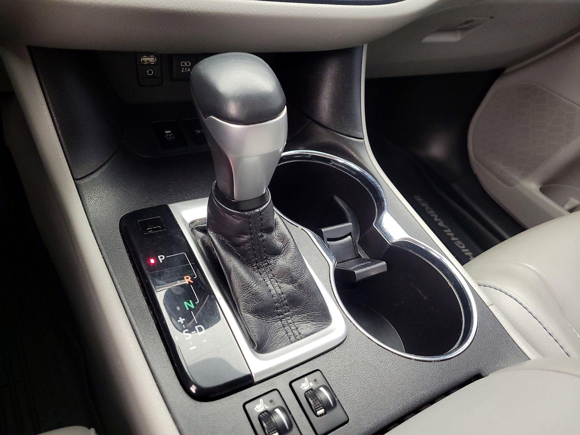 Thumbnail: 2018 Toyota Highlander - 18
