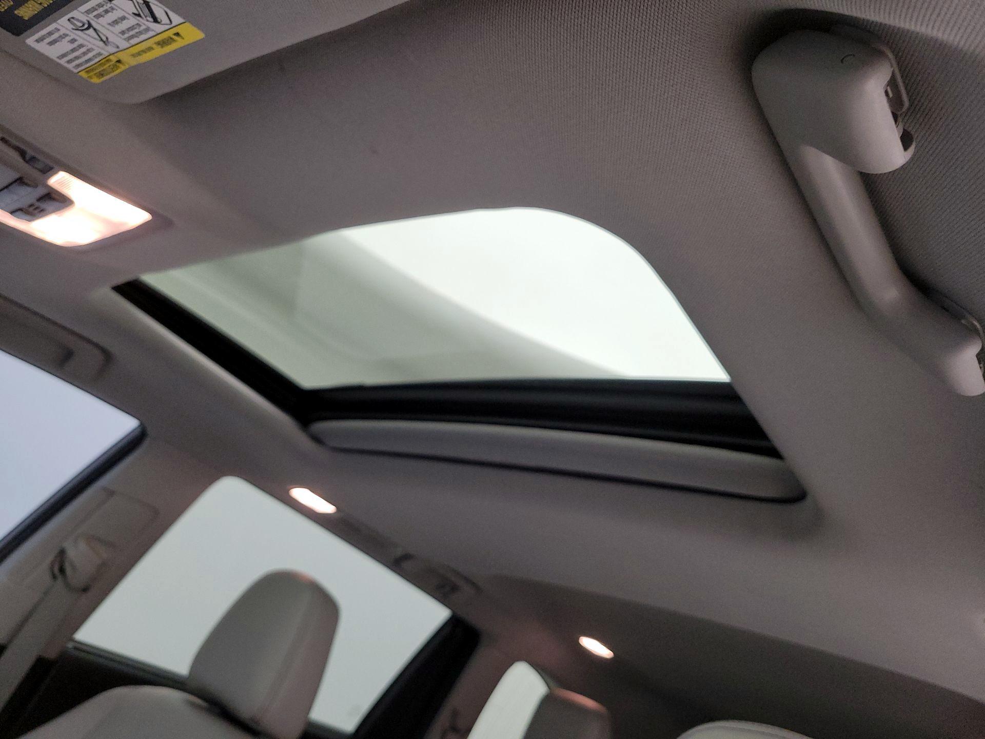 Thumbnail: 2018 Toyota Highlander - 20