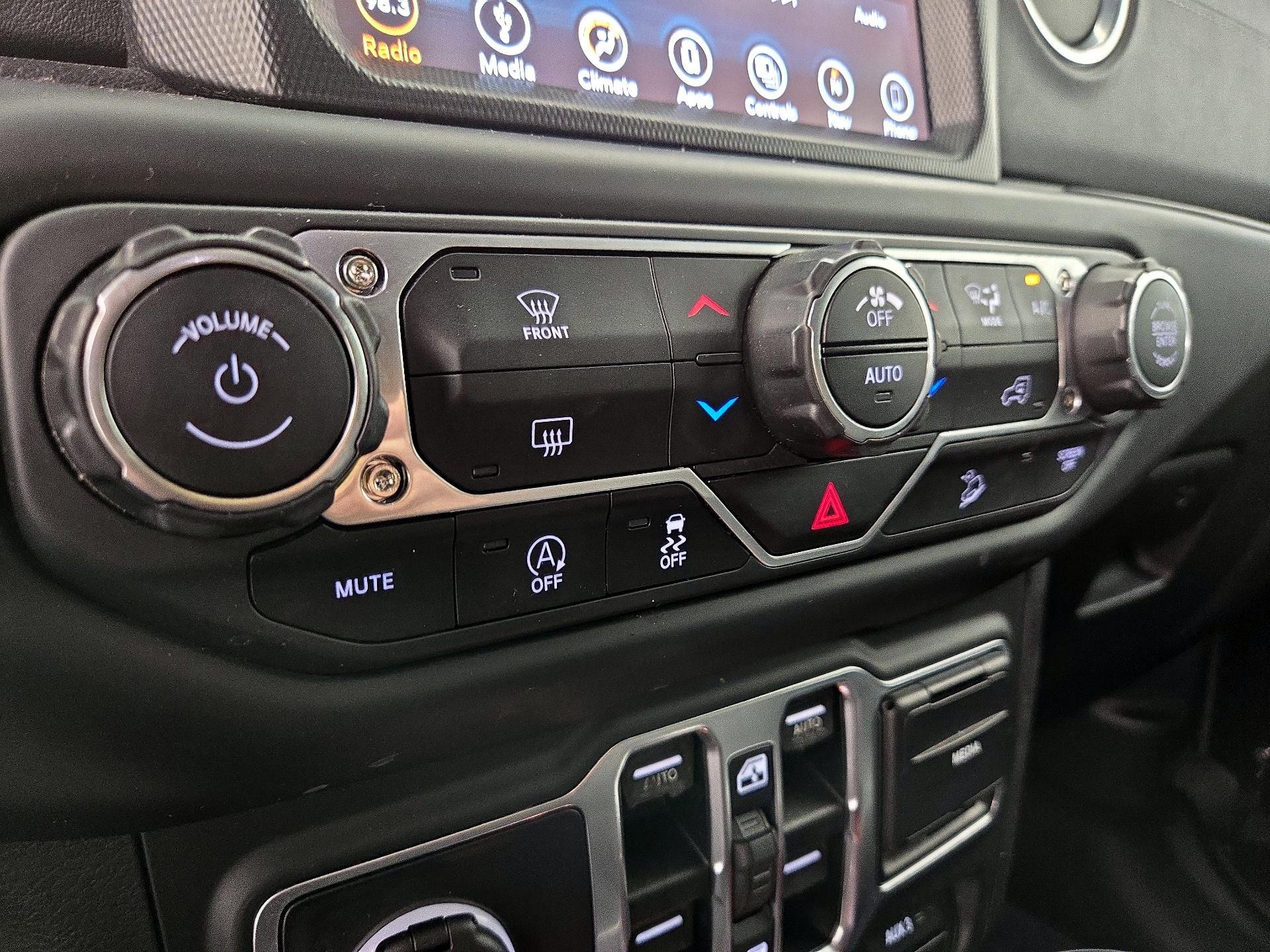 Thumbnail: 2018 Jeep Wrangler - 17