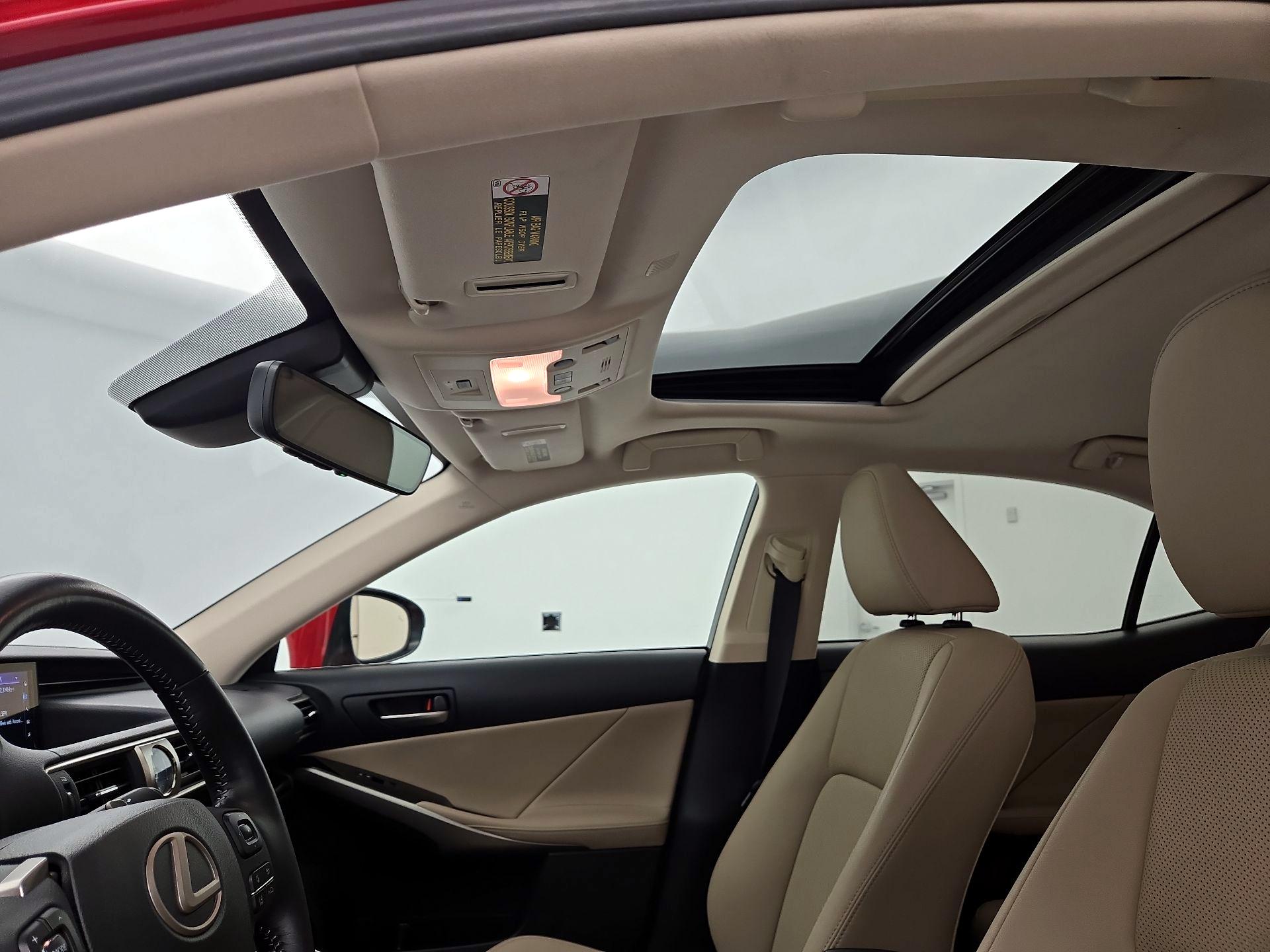 Thumbnail: 2019 Lexus IS - 20