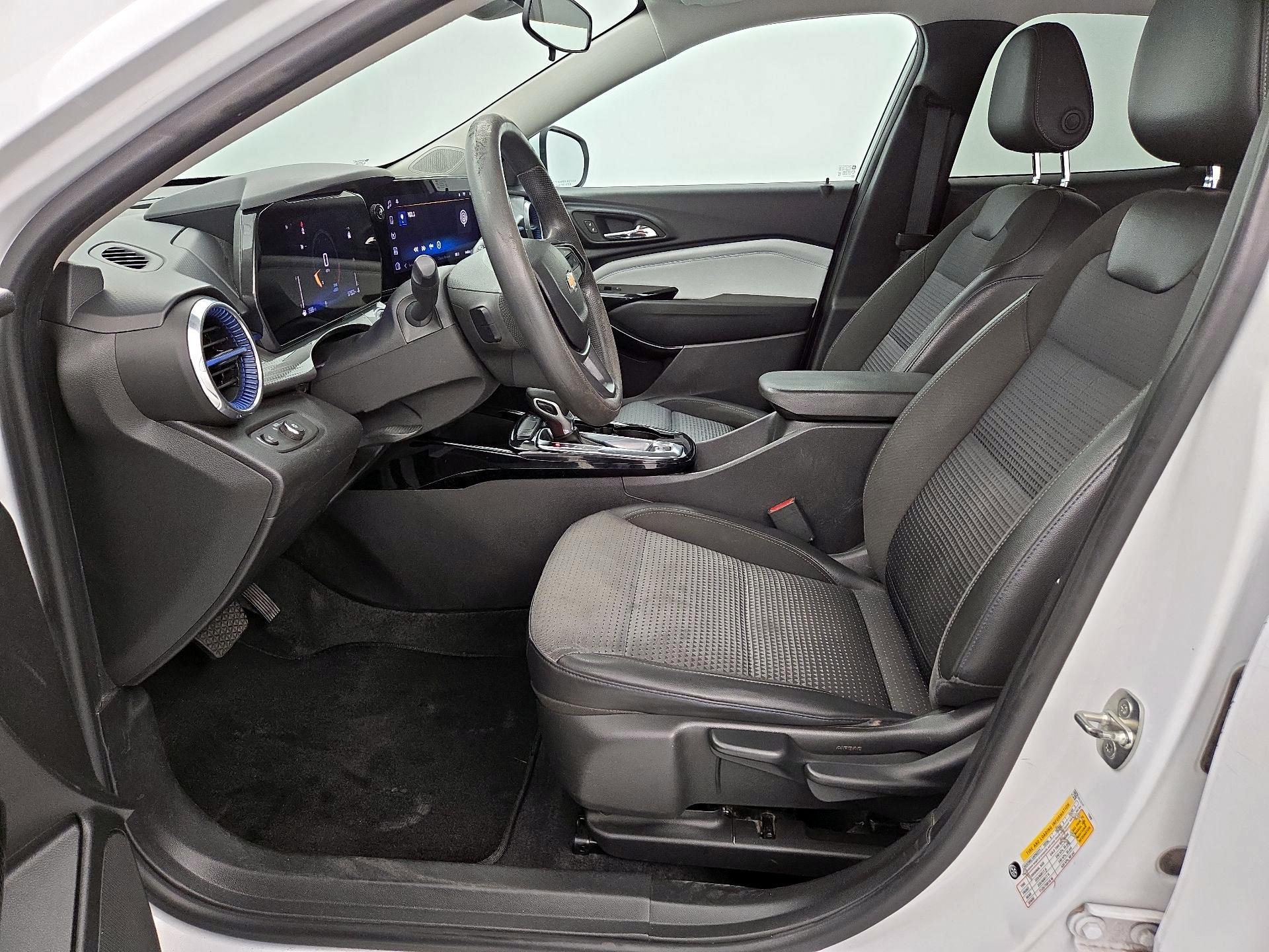 Thumbnail: 2024 Chevrolet Trax - 11