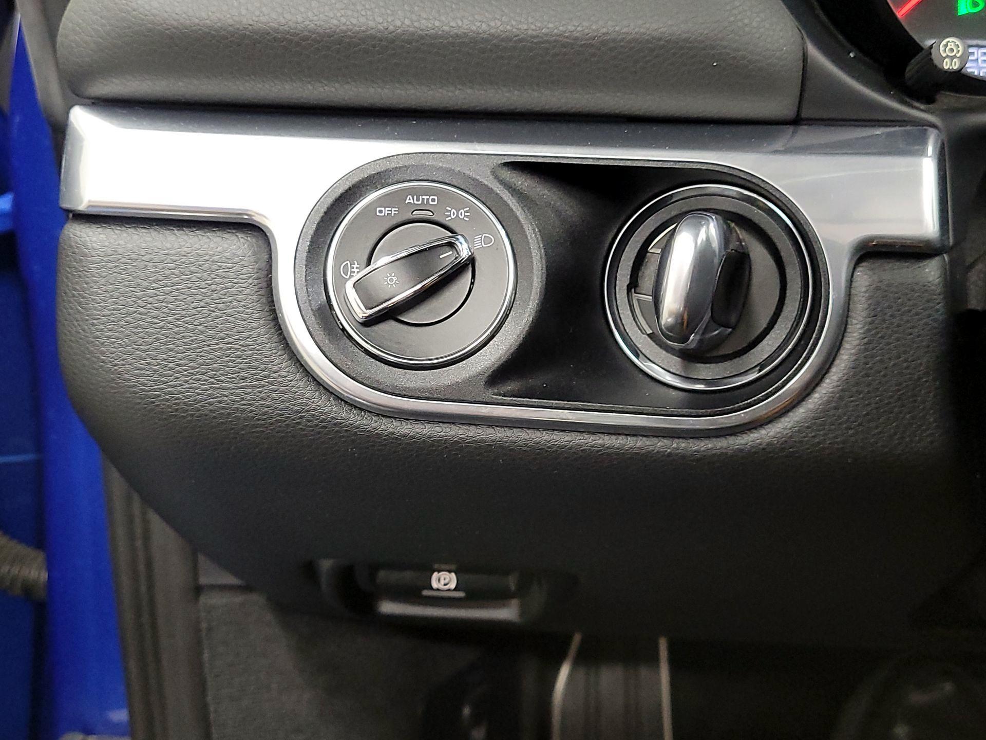 Thumbnail: 2015 Porsche Boxster - 13