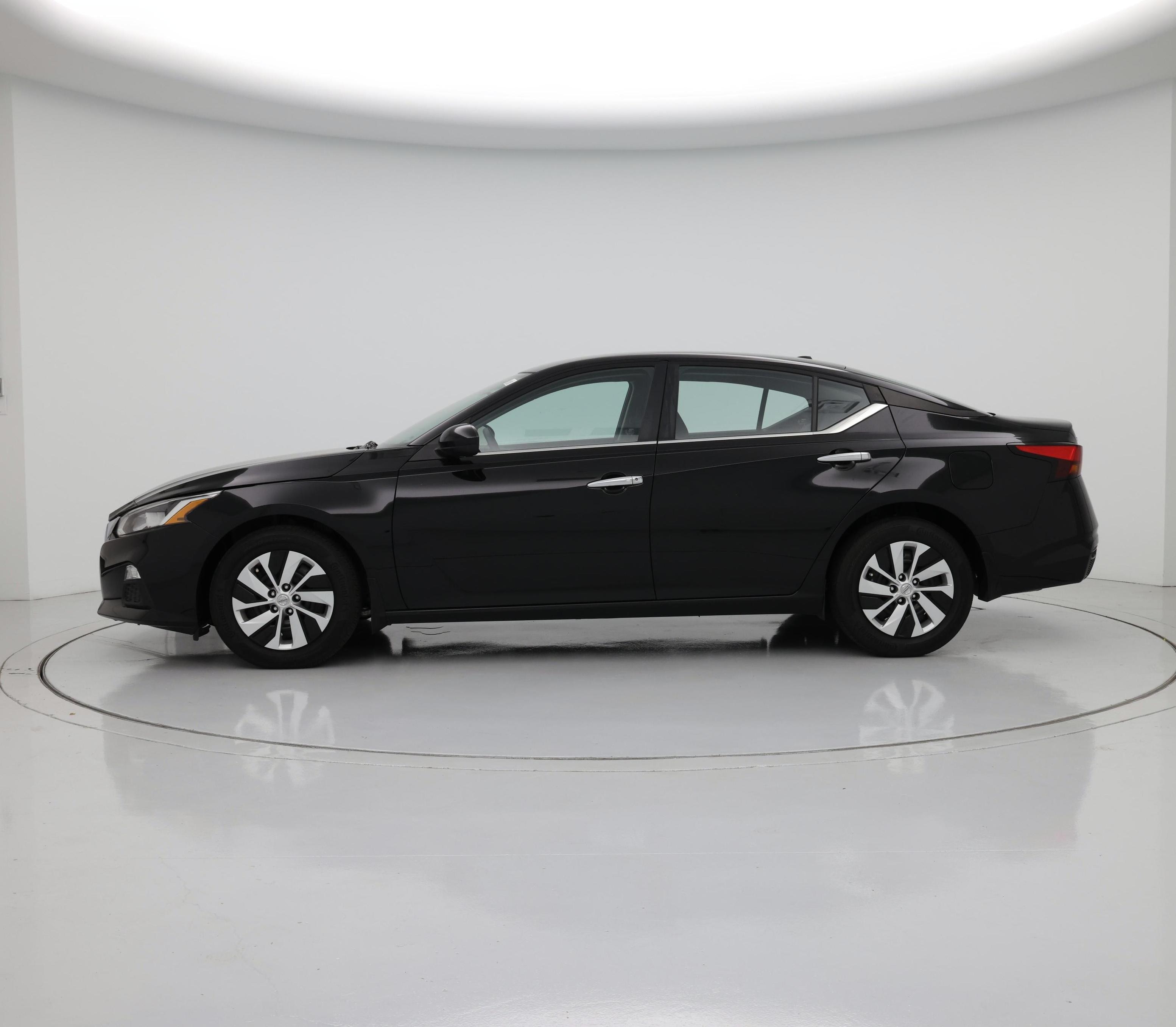 Thumbnail: 2020 Nissan Altima - 3