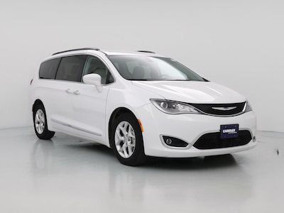White 2017 Chrysler Pacifica Touring L